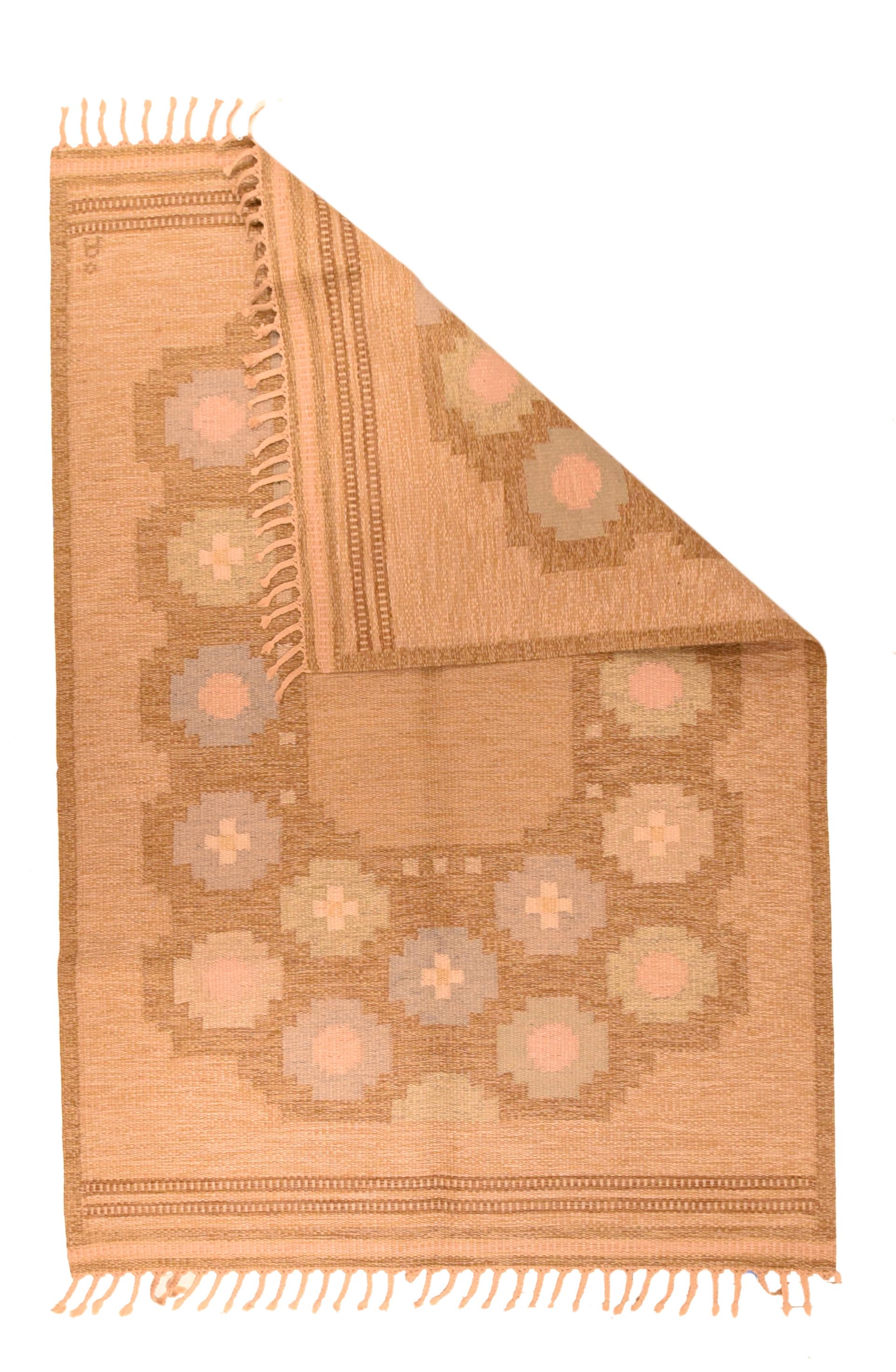 Vintage Swedish Kilim rug,measures : 4'6'' x 6'8''.