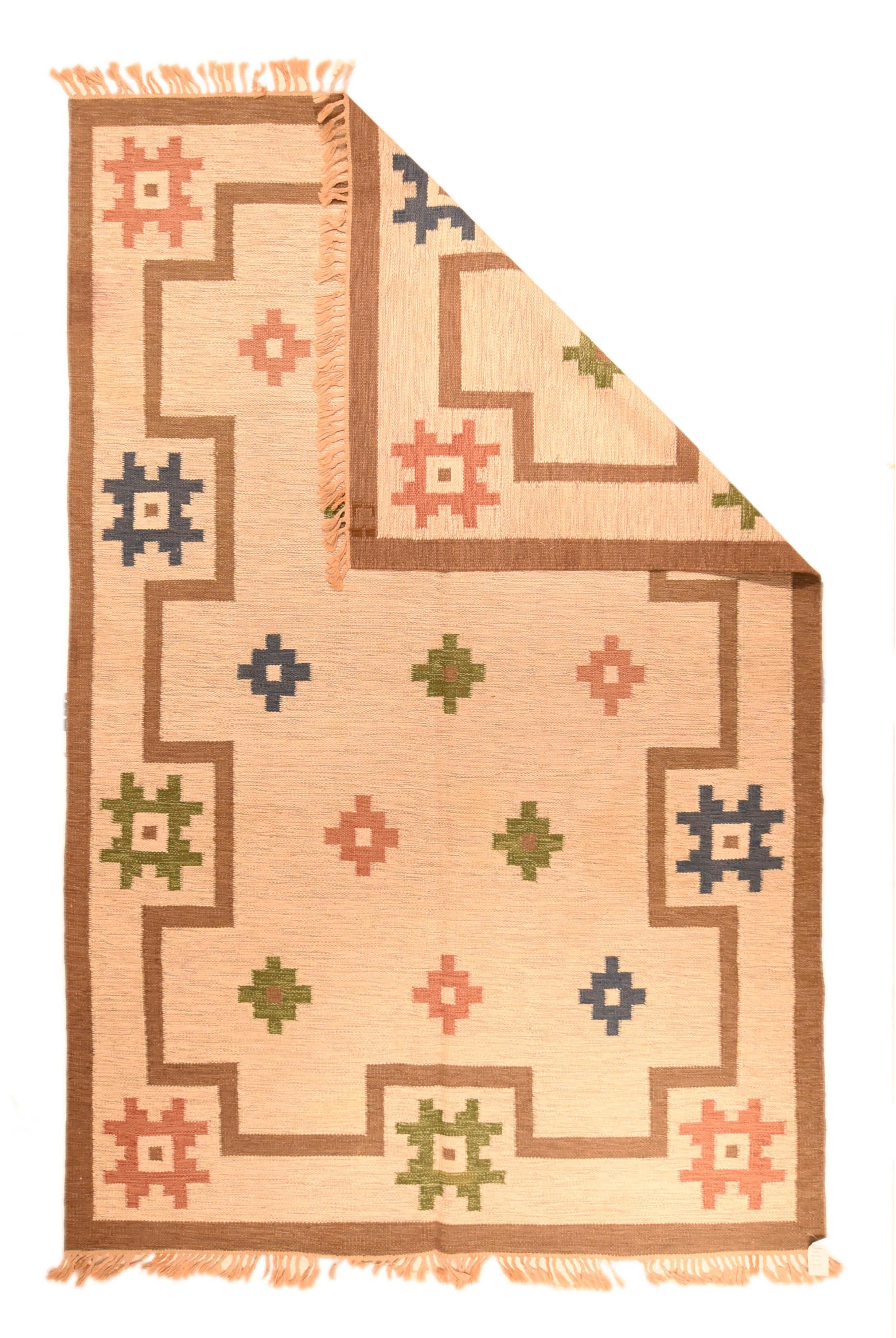 Vintage Swedish Kilim rug¬†6'6'' x 9'11''. Ten eight point 