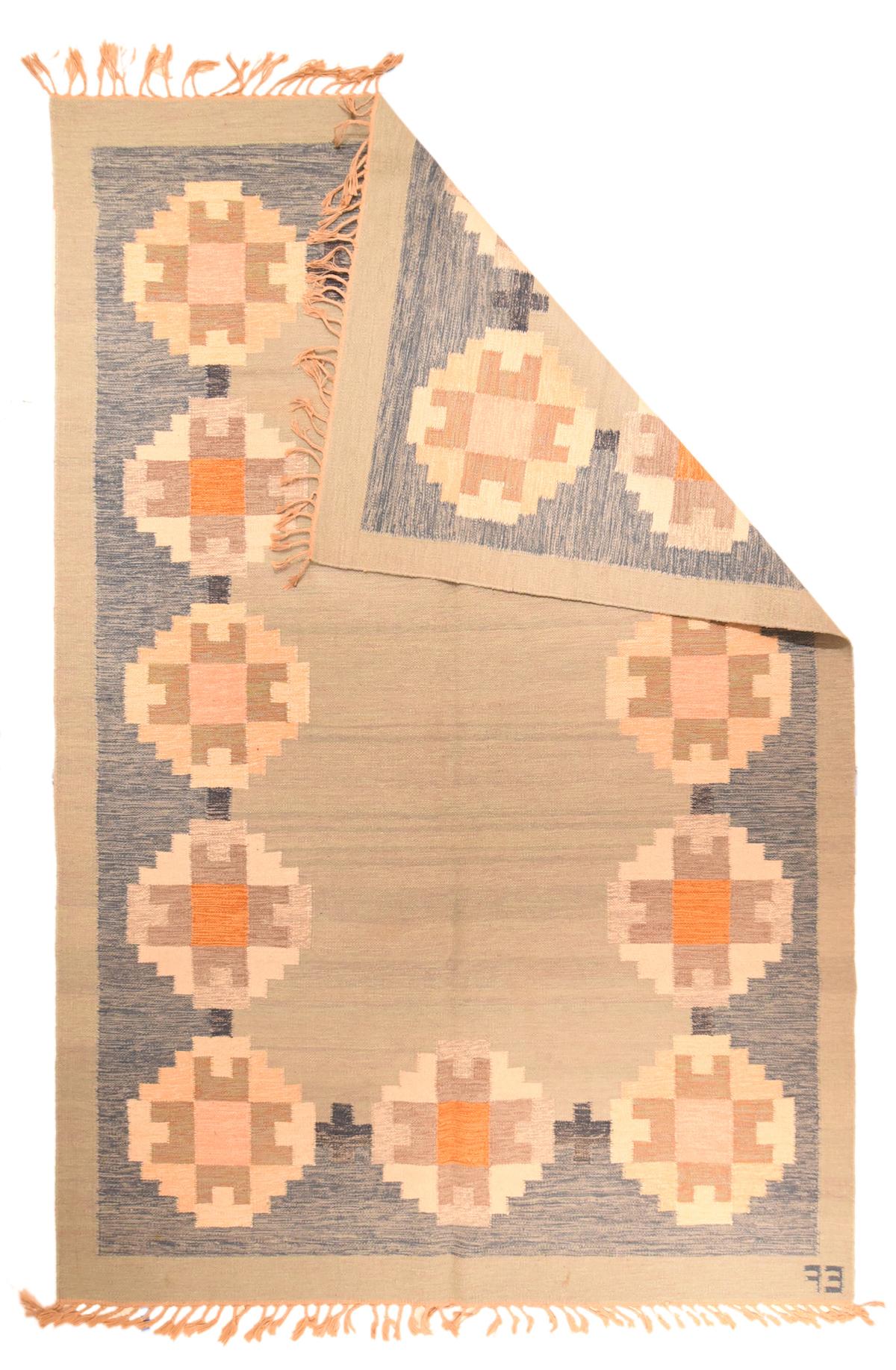 Vintage Swedish Kilim rug¬†6'9'' x 10'.