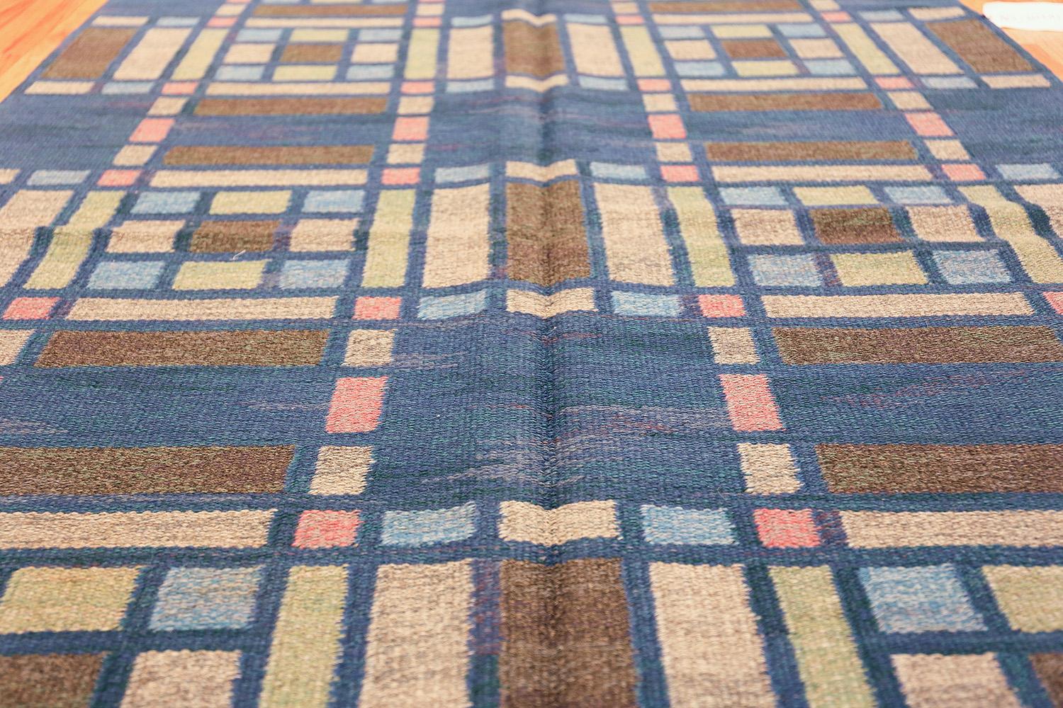 20th Century Vintage Swedish Kilim Rug by Judith Johansson. Size: 5 ft x 7 ft 7 in