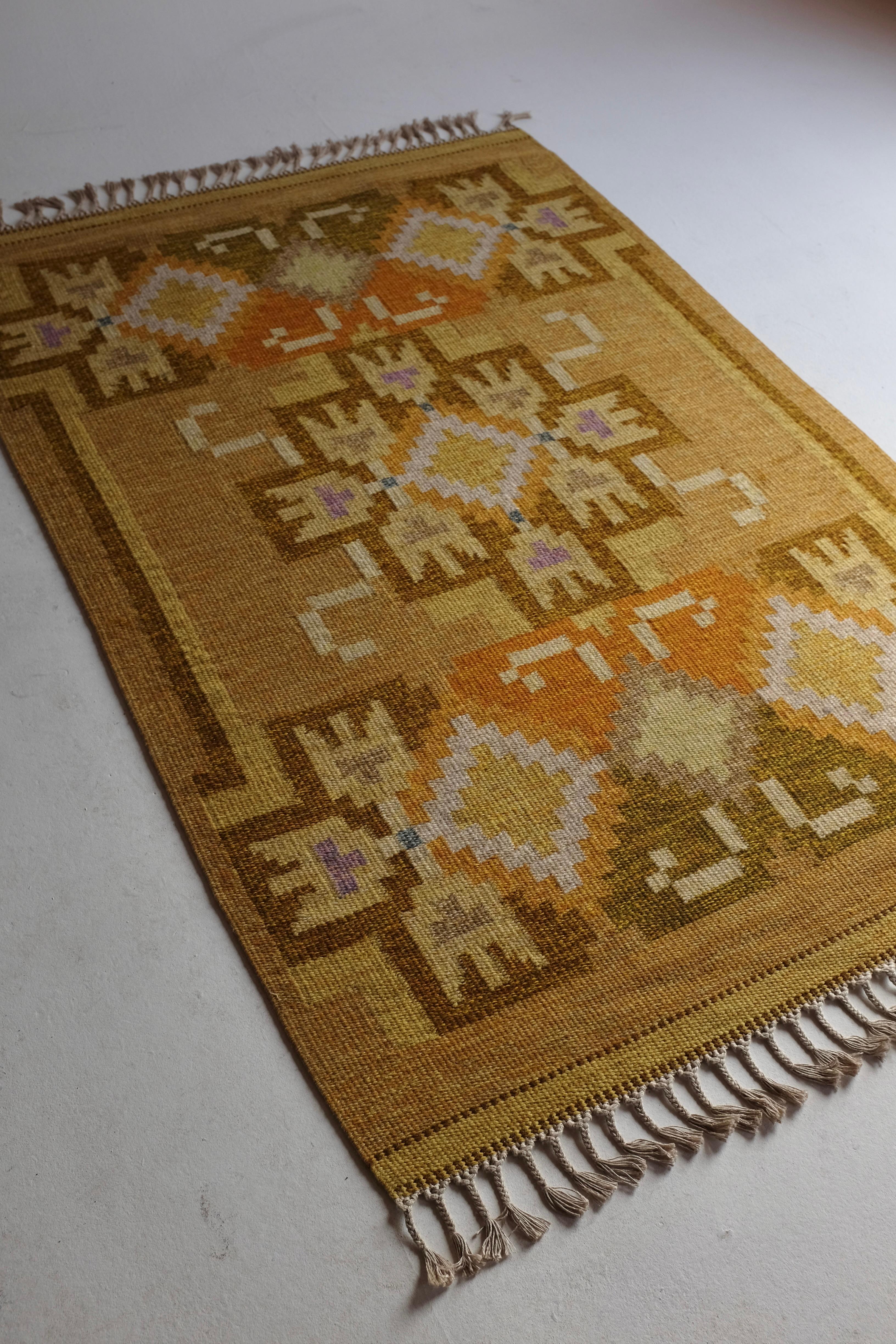 Late 20th Century Vintage Swedish Kilim rug 