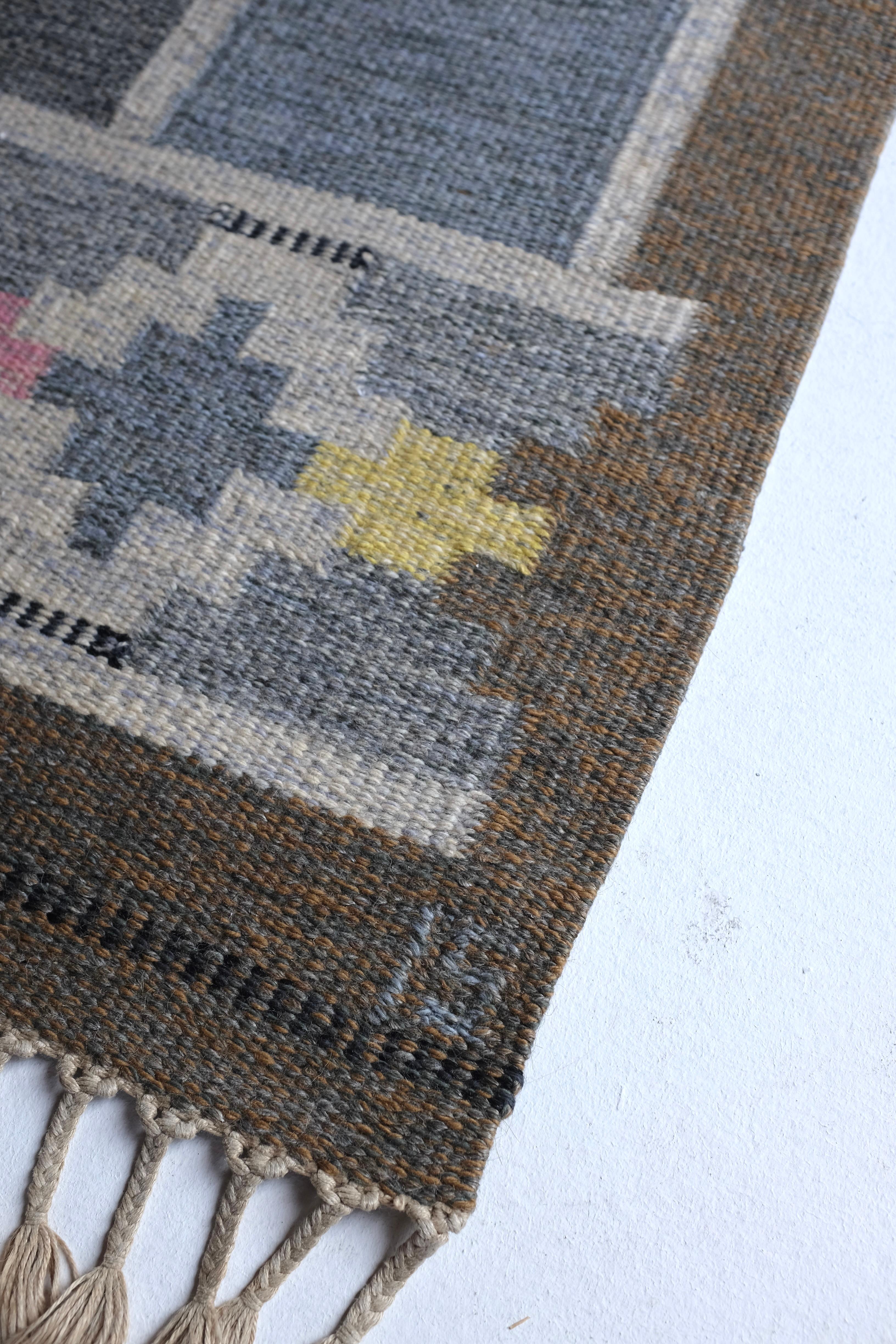 Mid-20th Century Vintage Swedish Kilim rug 