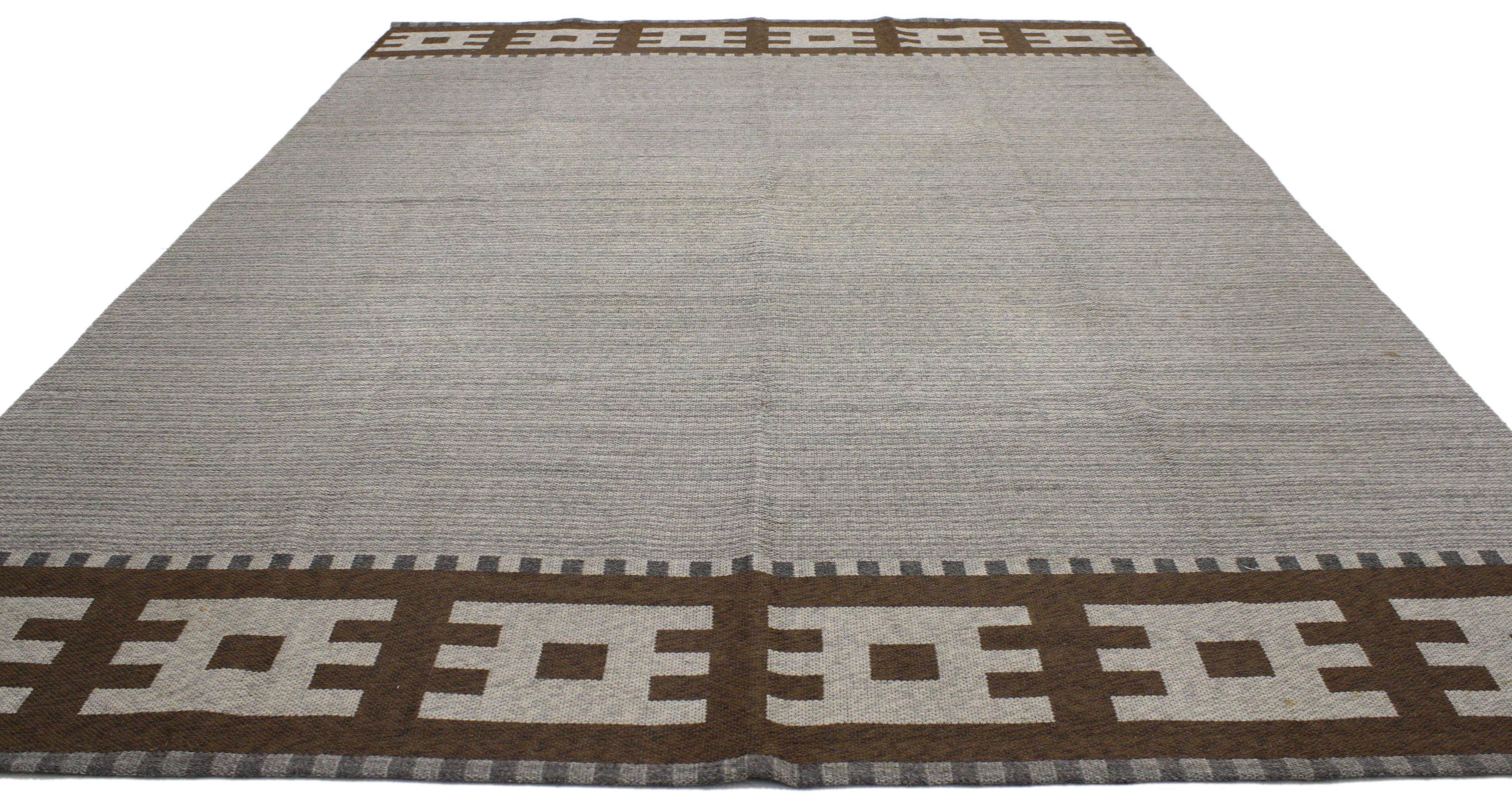 Vintage Swedish Kilim Rug with Scandinavian Modern Style For Sale 4