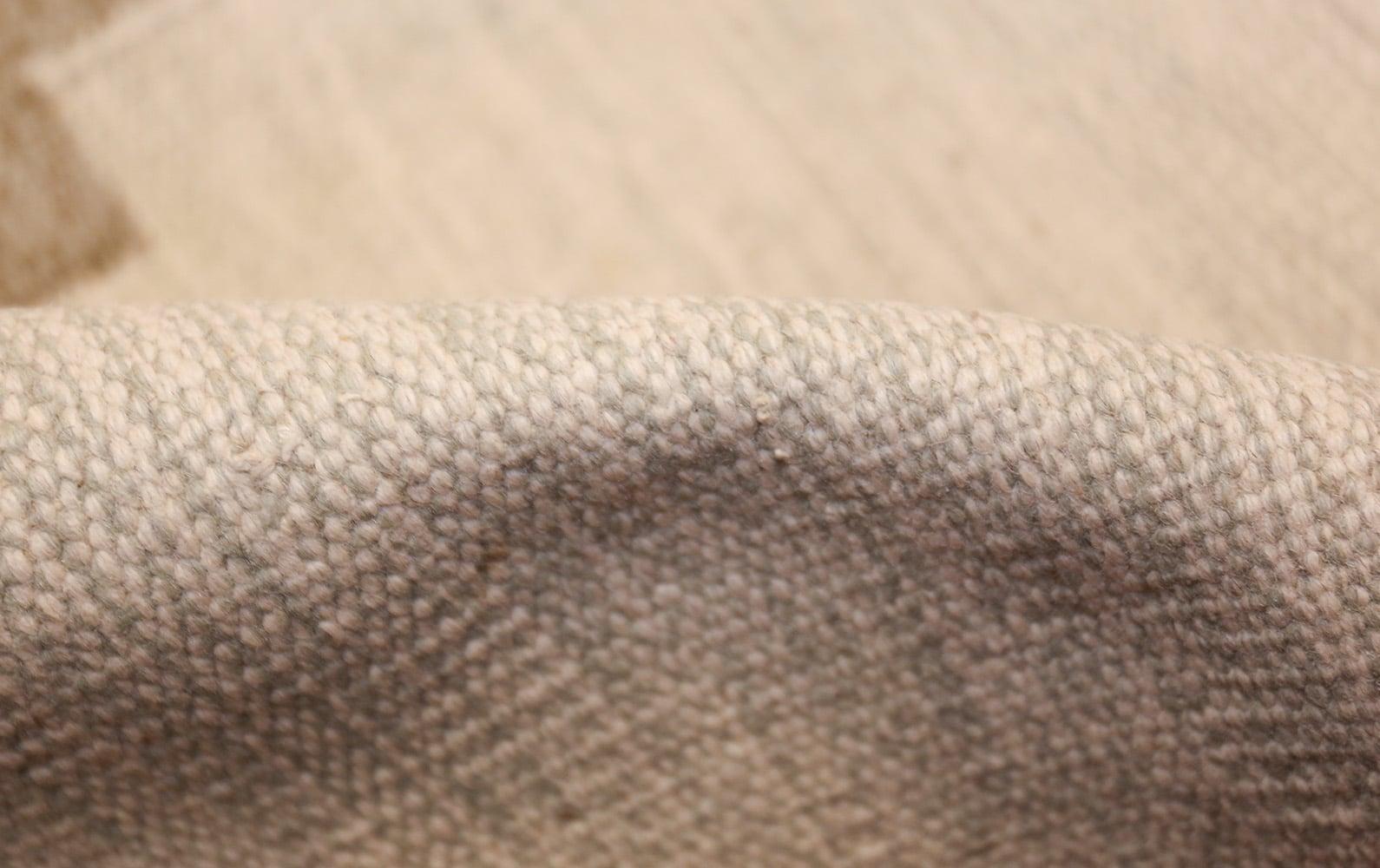 Wool Vintage Swedish Kilim. Size: 6 ft 7 in x 10 ft (2.01 m x 3.05 m)