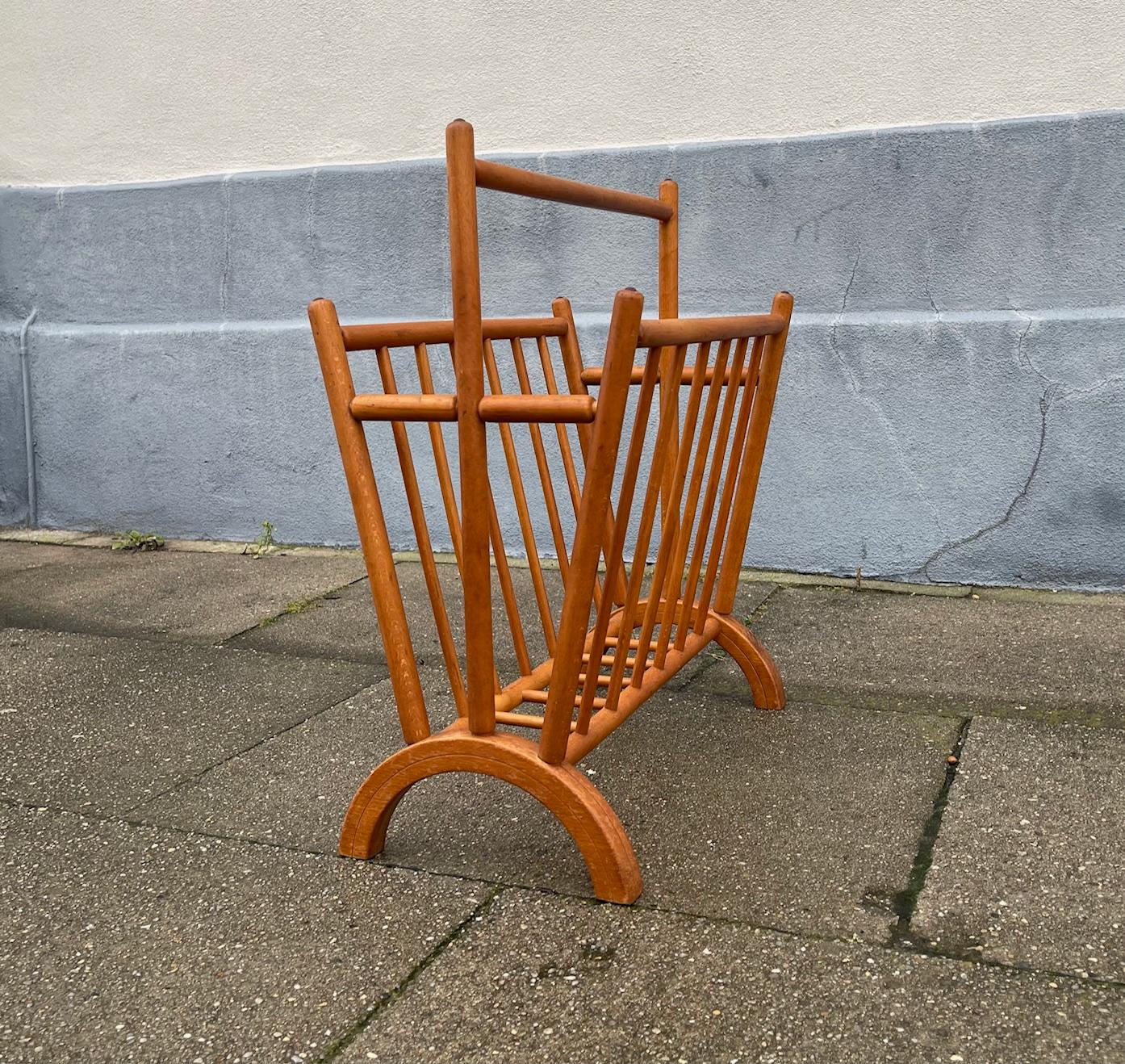 Vintage Swedish Magazine Rack in Beech, 1960s In Good Condition For Sale In Esbjerg, DK