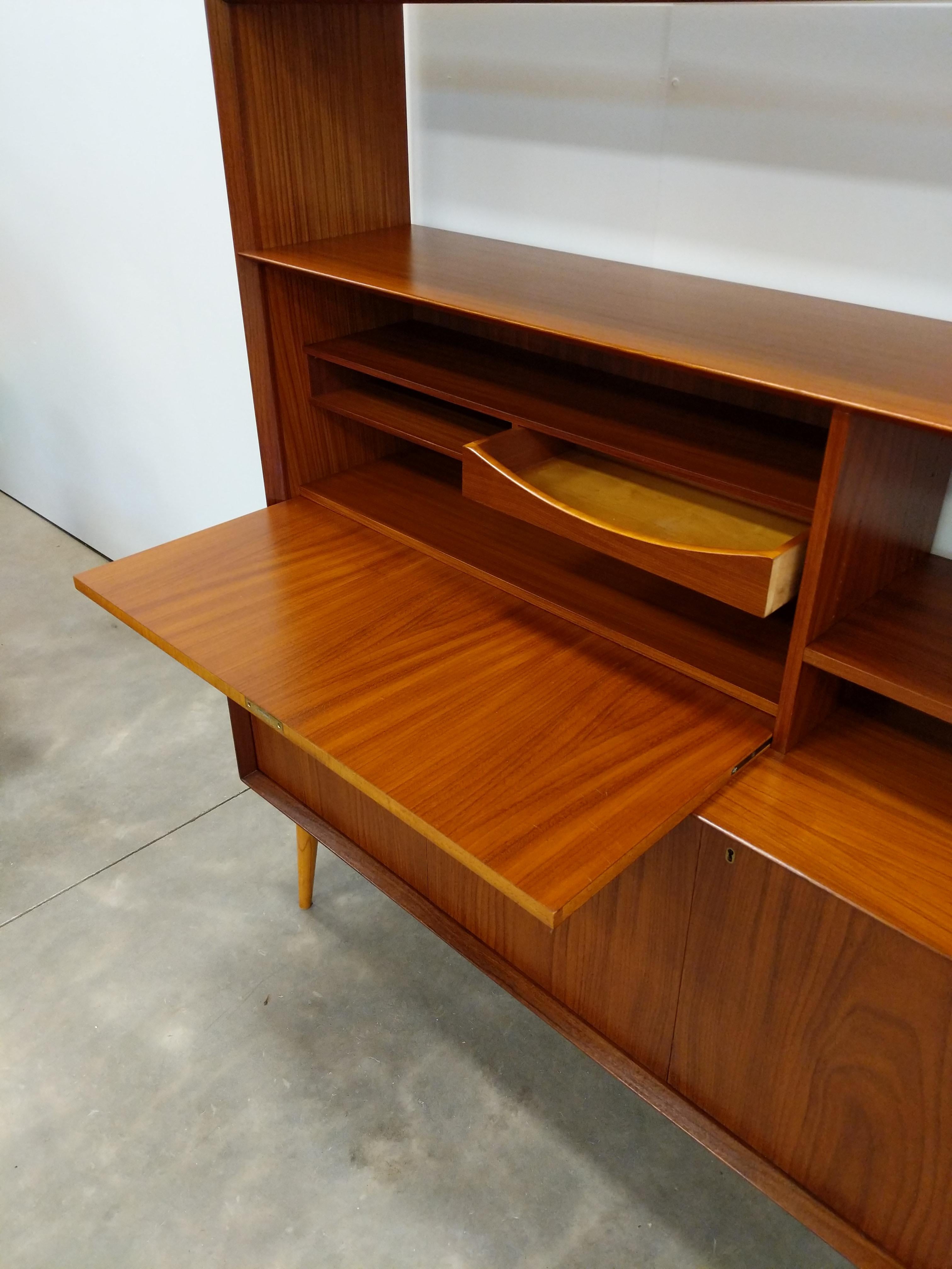 Vintage Schwedisch Modern Teak Anrichte / Sekretär von Brantorps (Moderne der Mitte des Jahrhunderts) im Angebot