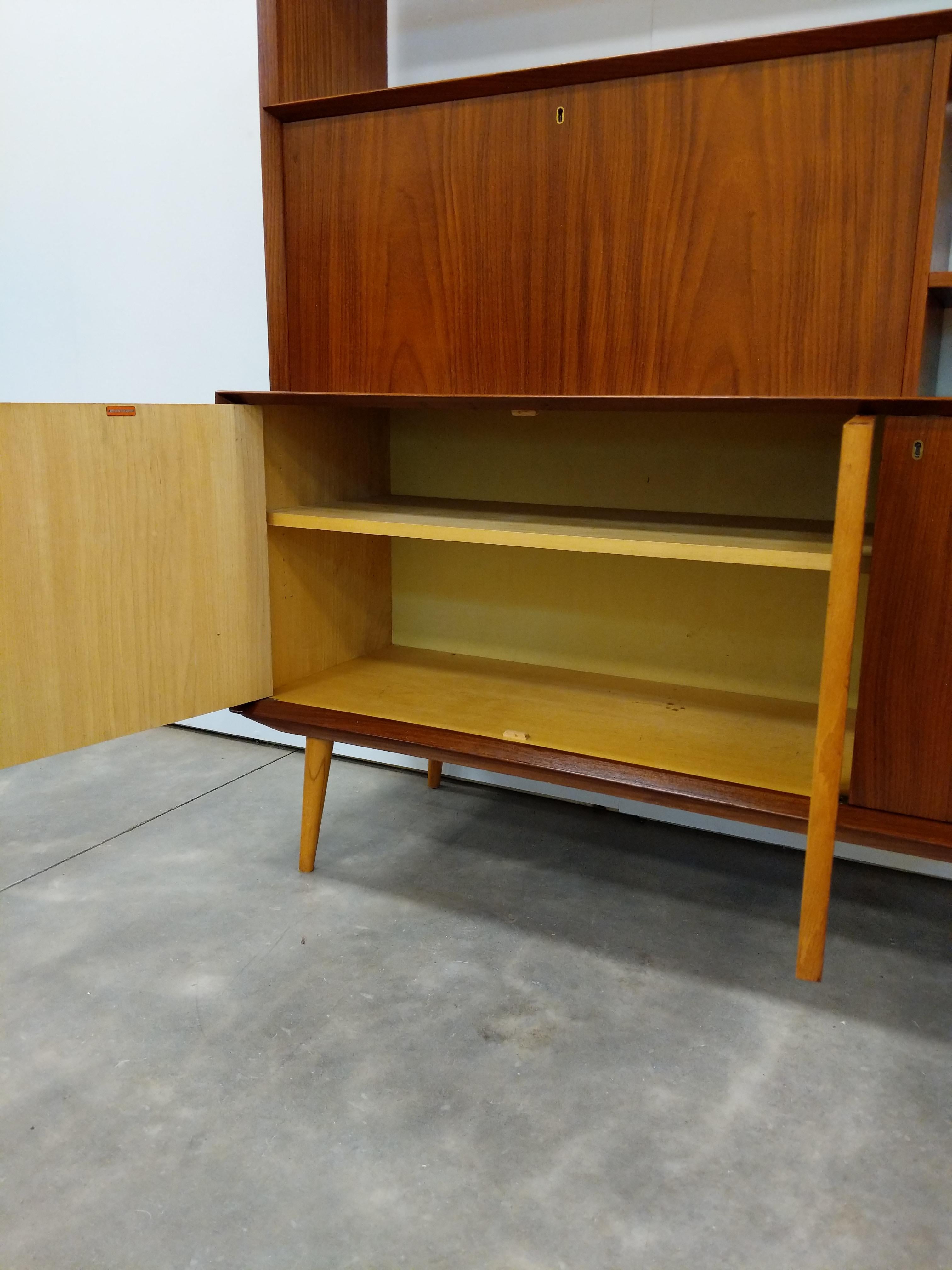 Vintage Schwedisch Modern Teak Anrichte / Sekretär von Brantorps im Angebot 1