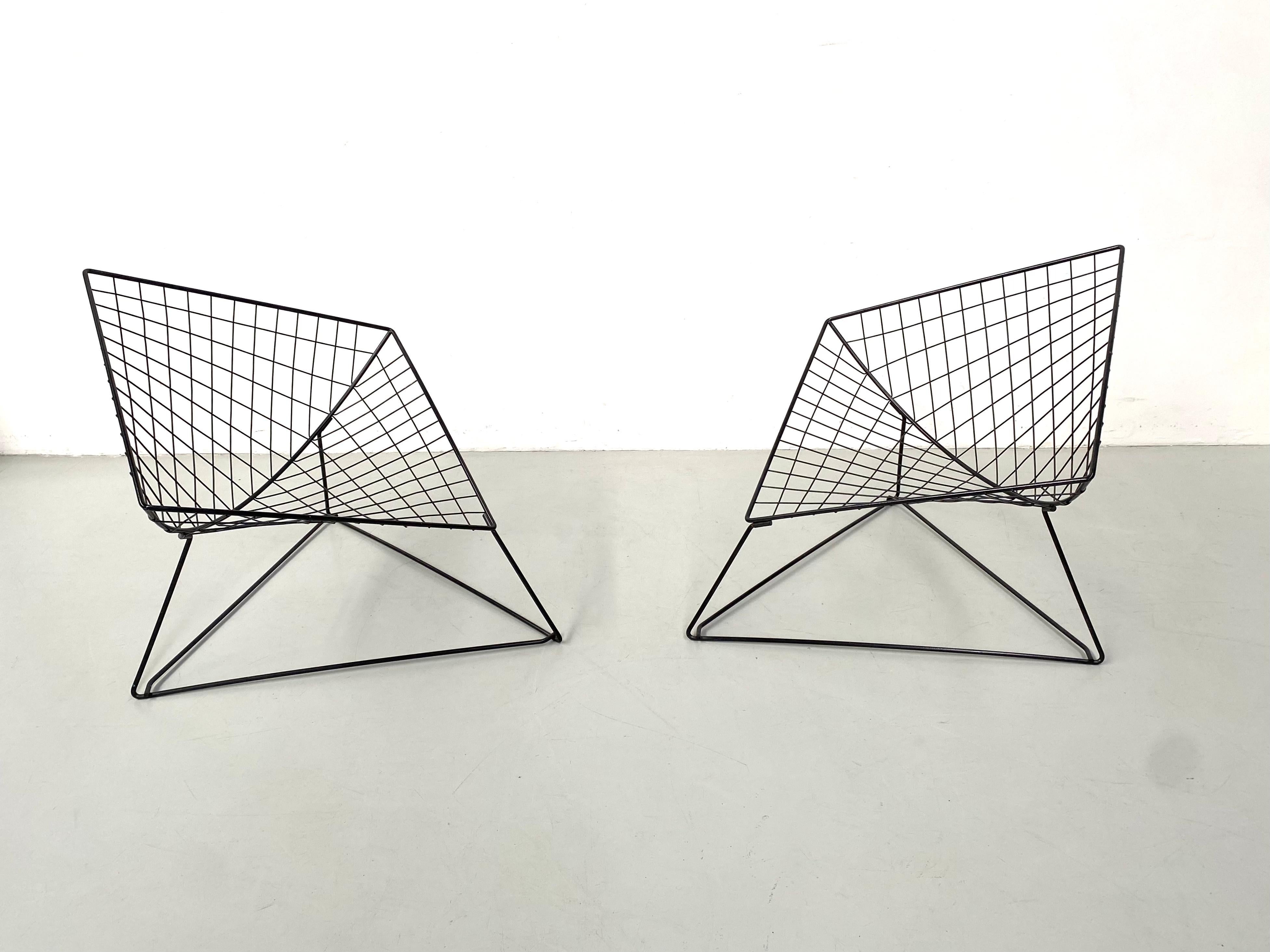 These 2 Oti lounge chairs were designed by Niels Gammelgaard. The Danish designer was born in Copenhagen in 1944. Studied industrial design under Erik Herløw at the Kongelige Danske Kunstakademi (Royal Danish Academy of Fine Arts) in Copenhagen,
