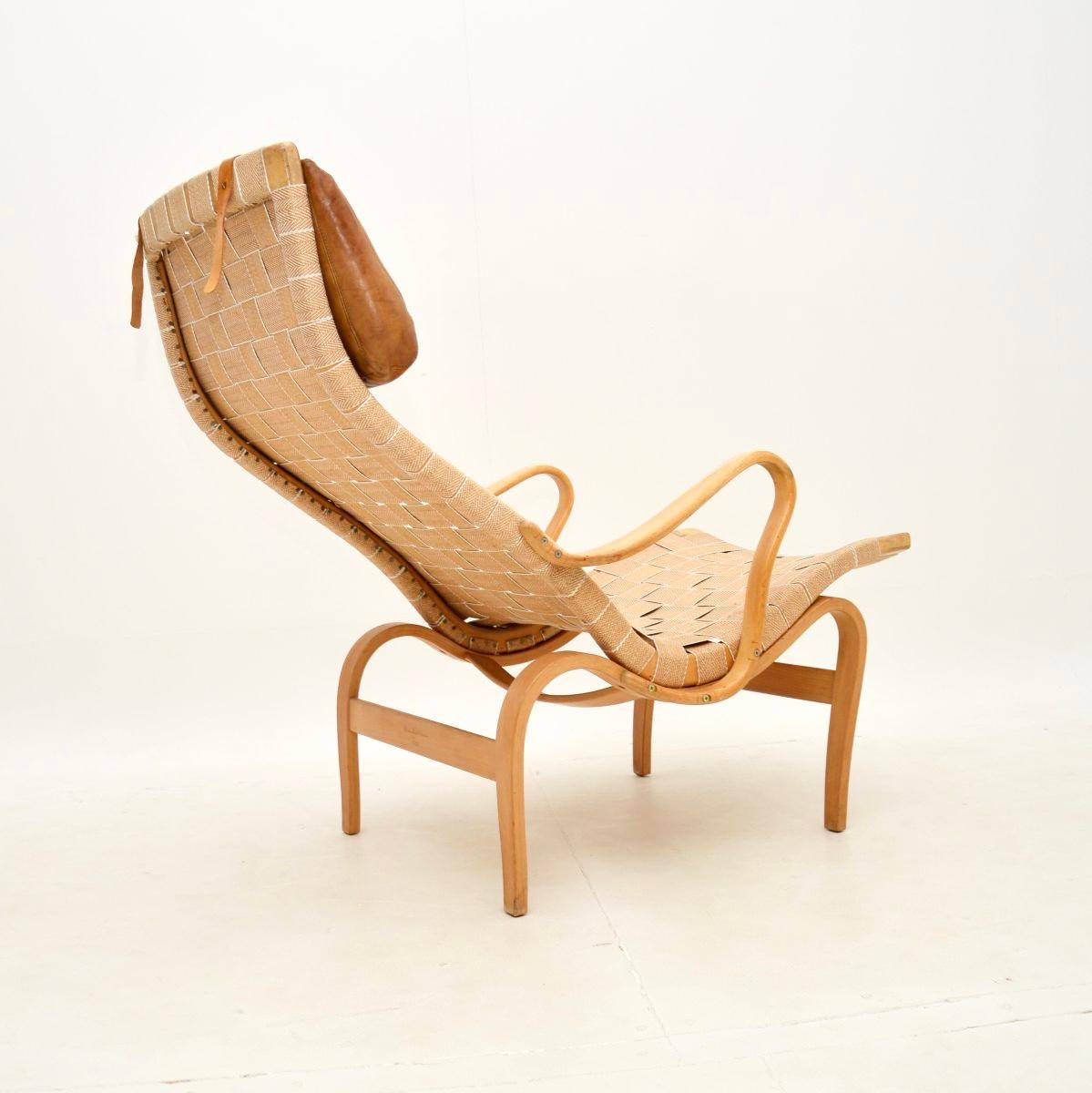 Vintage Swedish Pernilla Armchair by Bruno Mathsson for Dux In Good Condition For Sale In London, GB