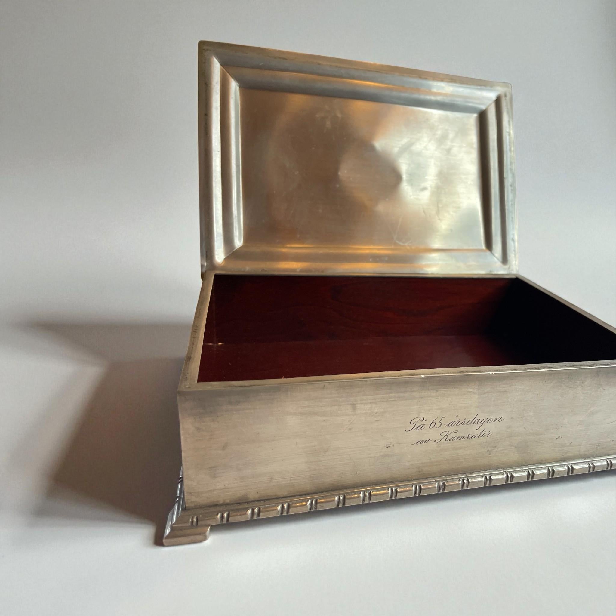 Boîte à cigares suédoise élégante en étain par GAB (Guldsmedsaktiebolaget), 1934 en vente 1