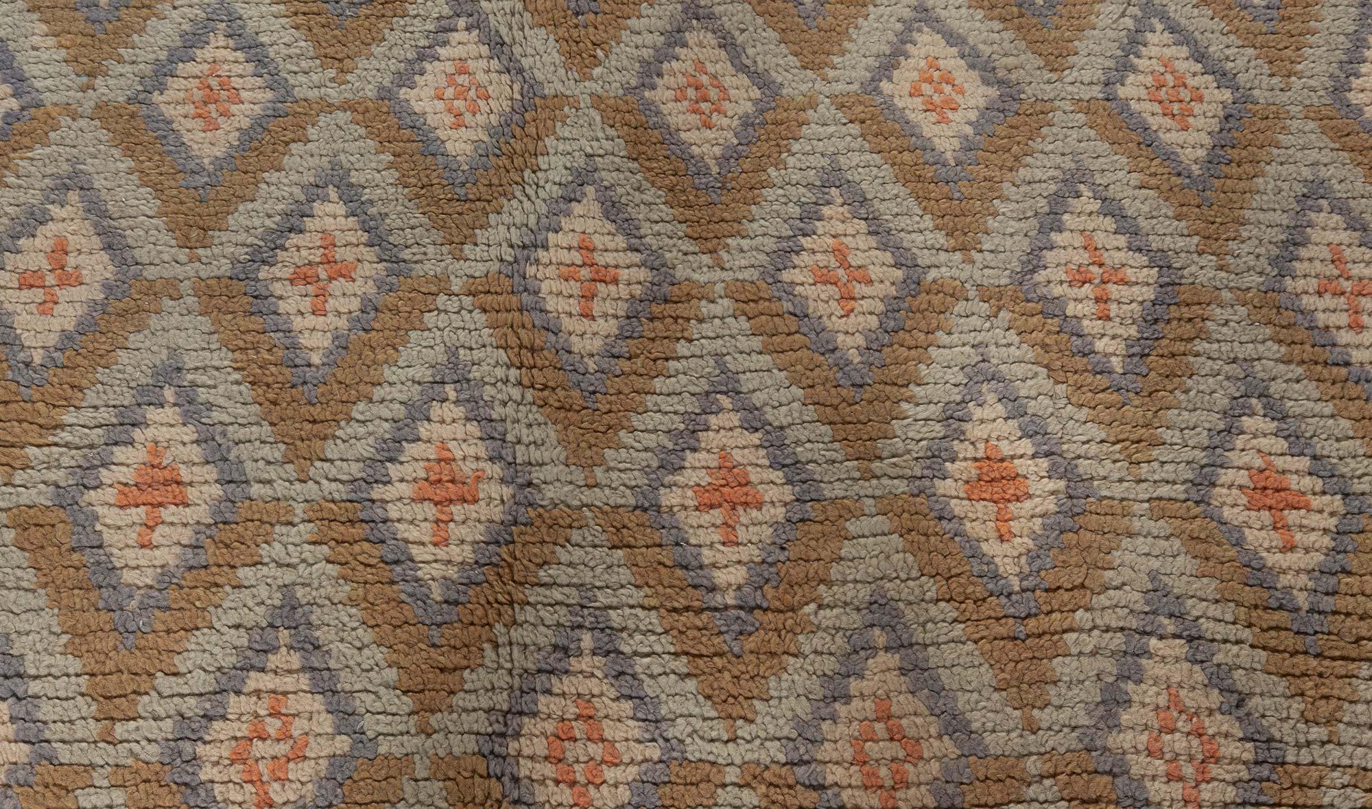 Vintage Swedish Pile rug
Size: 6'3