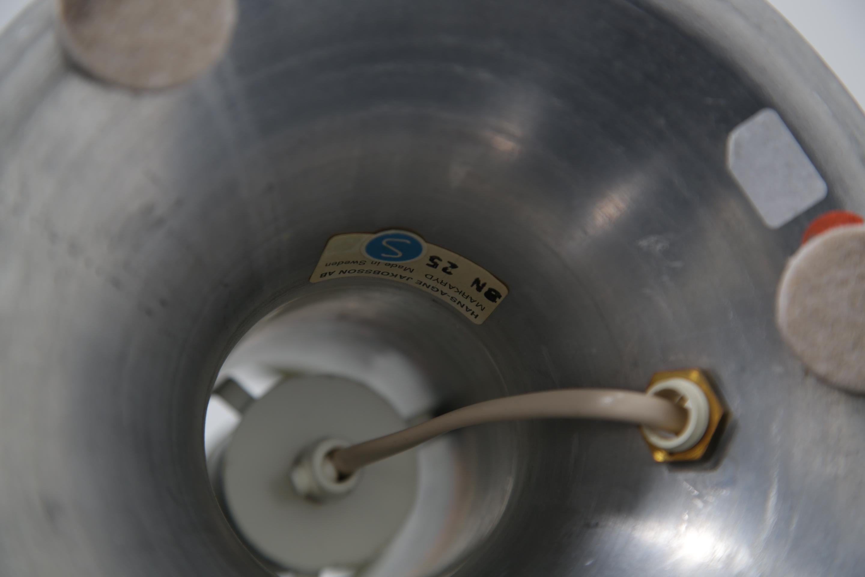 Schwedische gerippte Vintage-Tischlampe Model BN-25 von Hans-Agne Jakobsson, 1960er Jahre im Zustand „Gut“ im Angebot in Dublin 8, IE