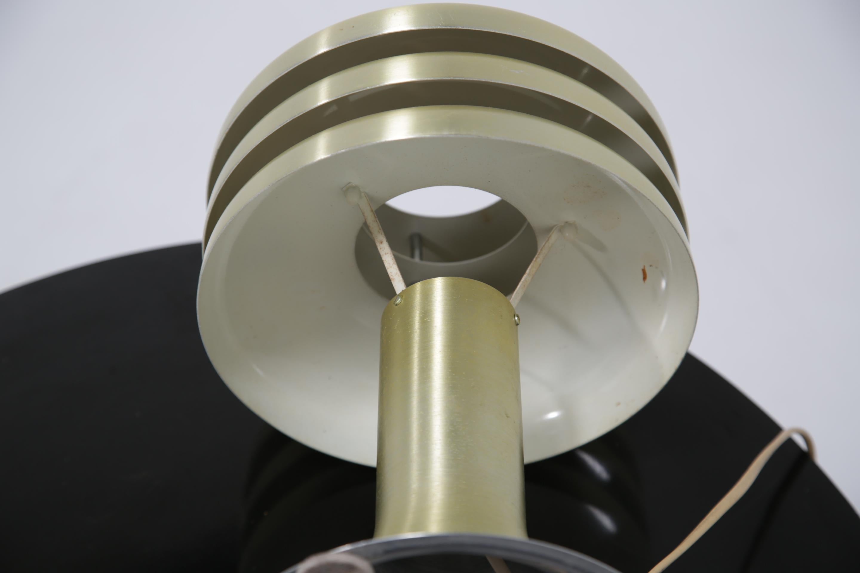 Schwedische gerippte Vintage-Tischlampe Model BN-25 von Hans-Agne Jakobsson, 1960er Jahre (Mitte des 20. Jahrhunderts) im Angebot