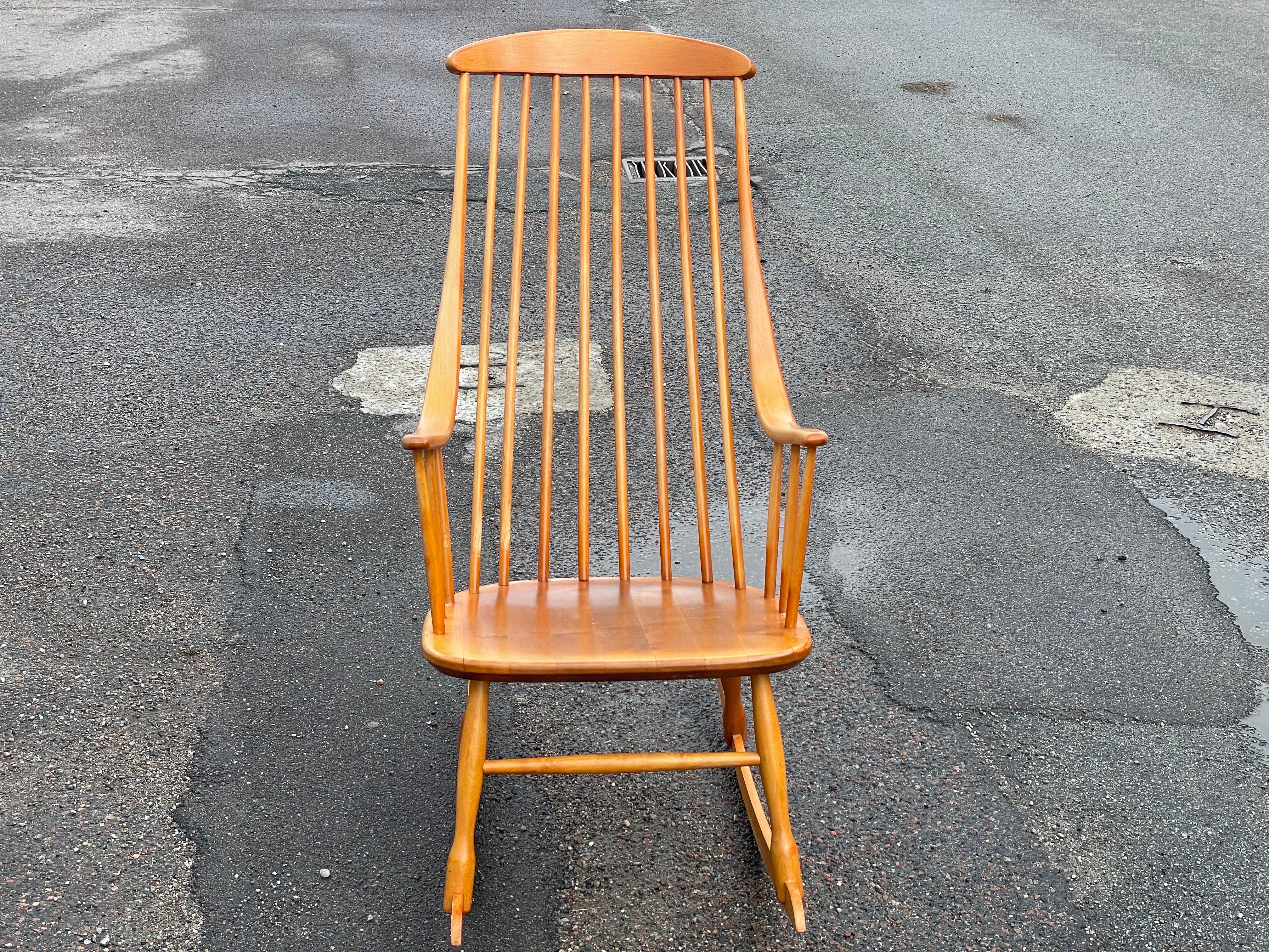 Milieu du XXe siècle Fauteuil à bascule suédois vintage `Grandessa' par Lena Larsson pour Nesto 1960's en vente