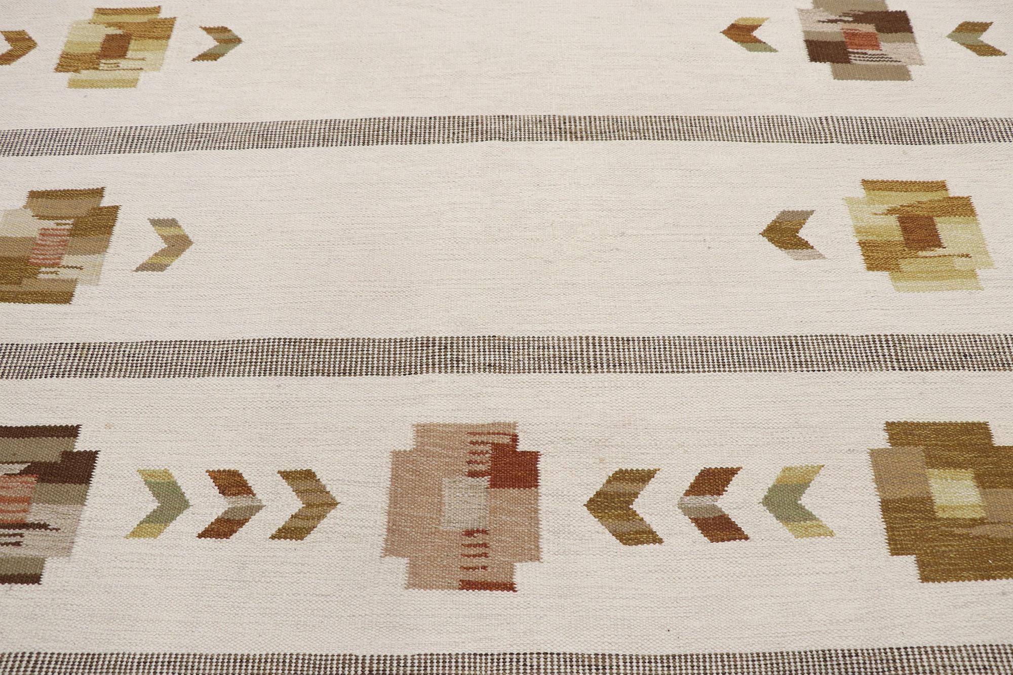 Vintage Swedish Rollakan Kilim Rug with Scandinavian Modern Style In Good Condition For Sale In Dallas, TX