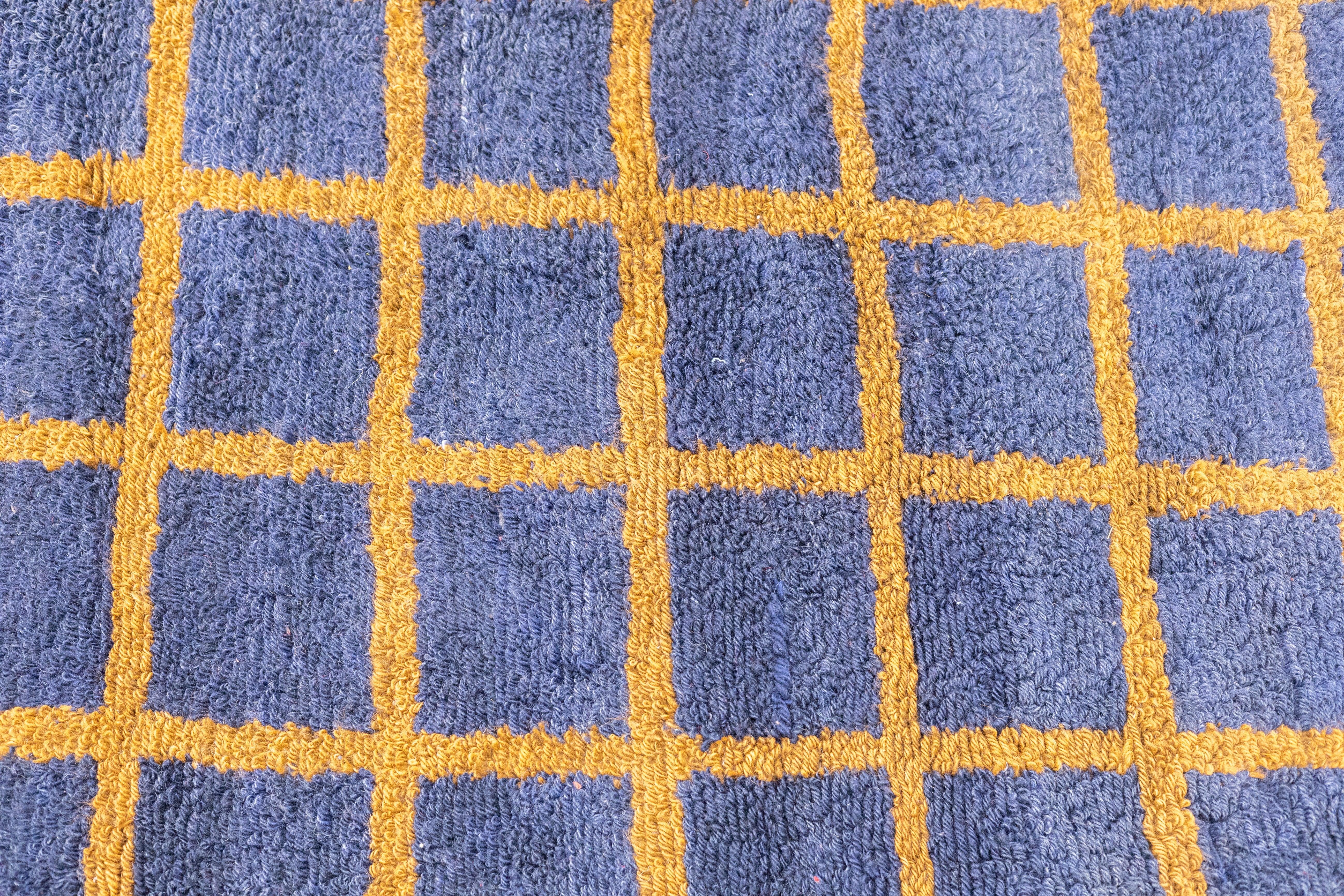 Vintage Swedish Rug 4'1'' x 4'10'' For Sale 5