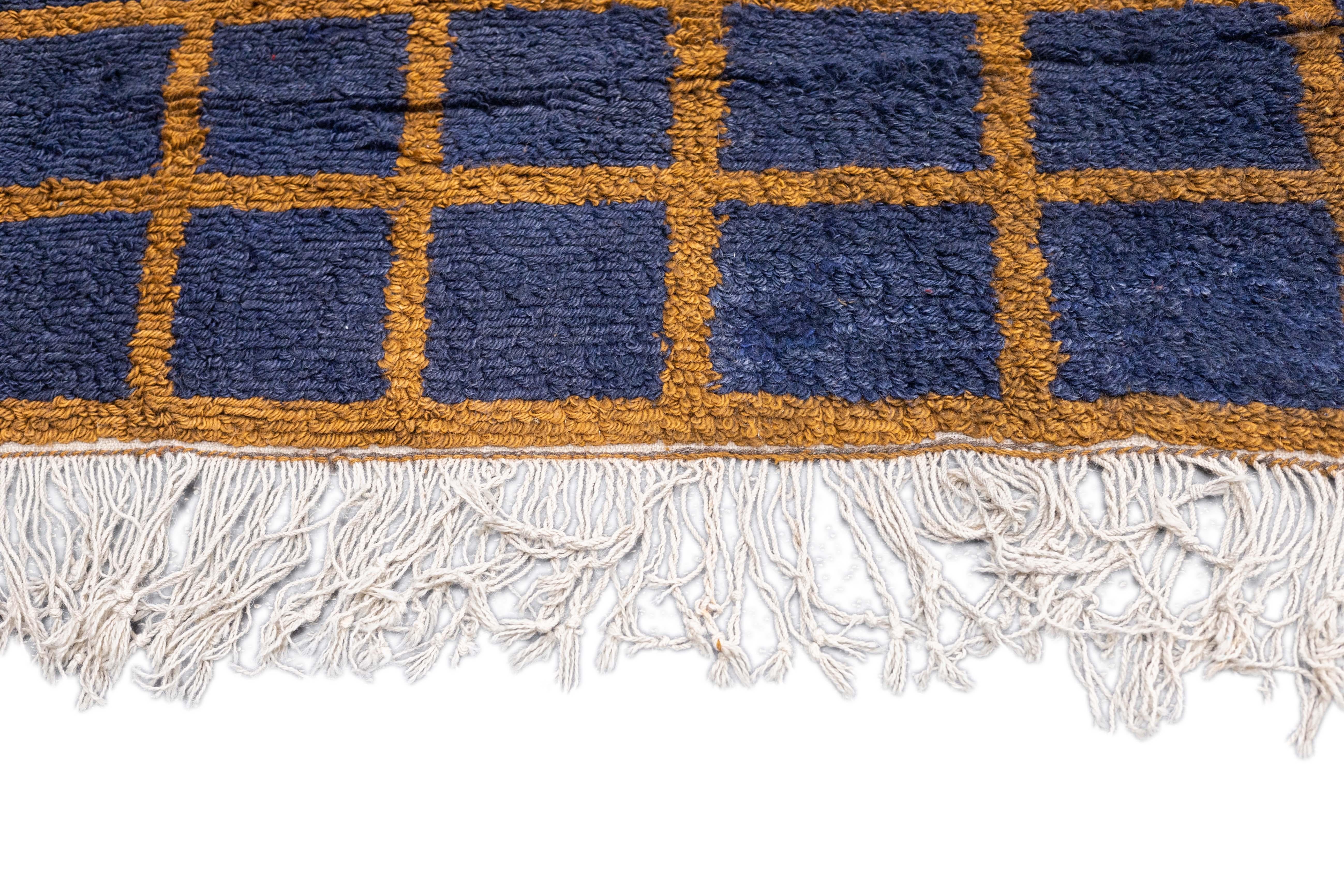 20th Century Vintage Swedish Rug 4'1'' x 4'10'' For Sale