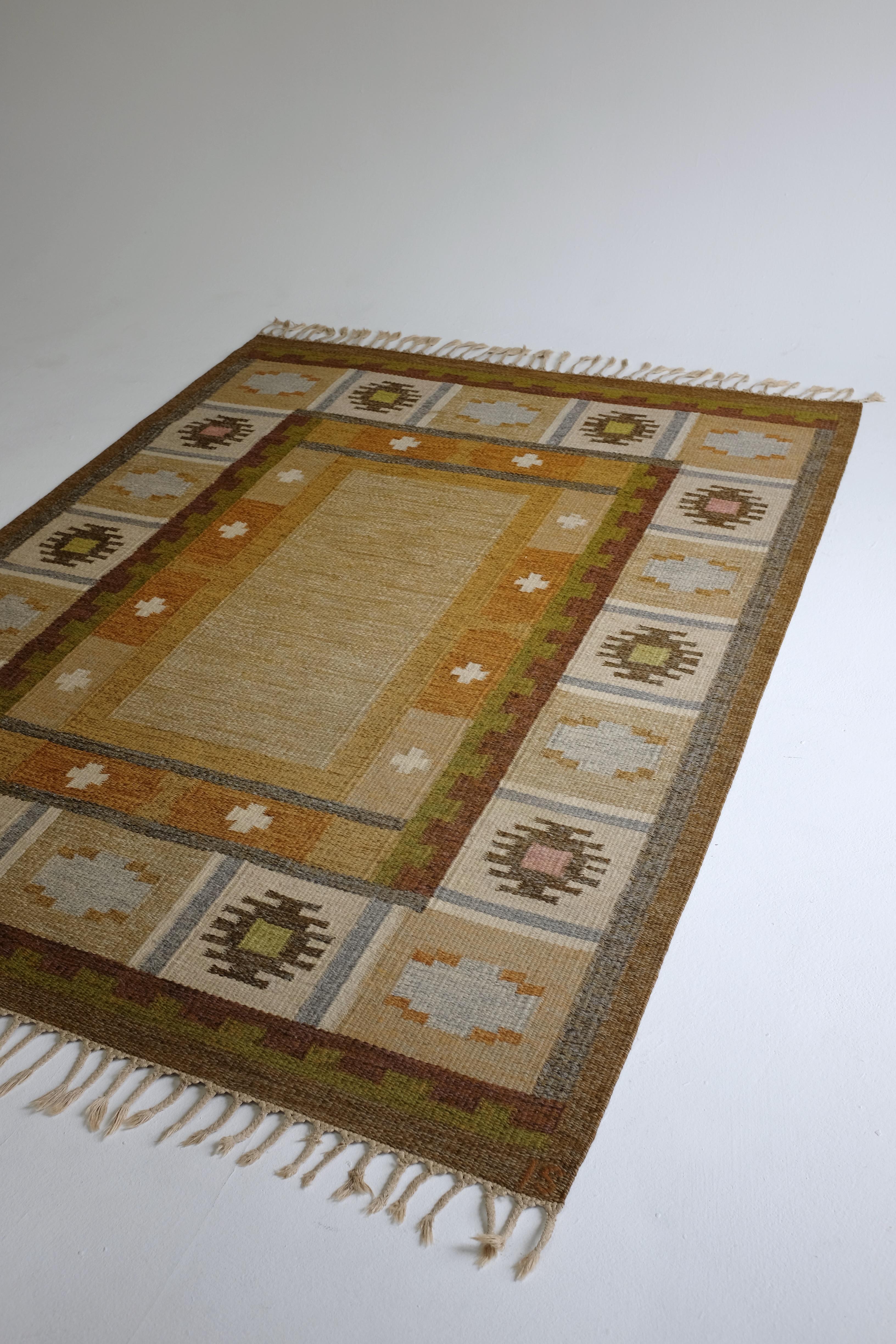 A classic Ingegerd Silow rug in the design called 