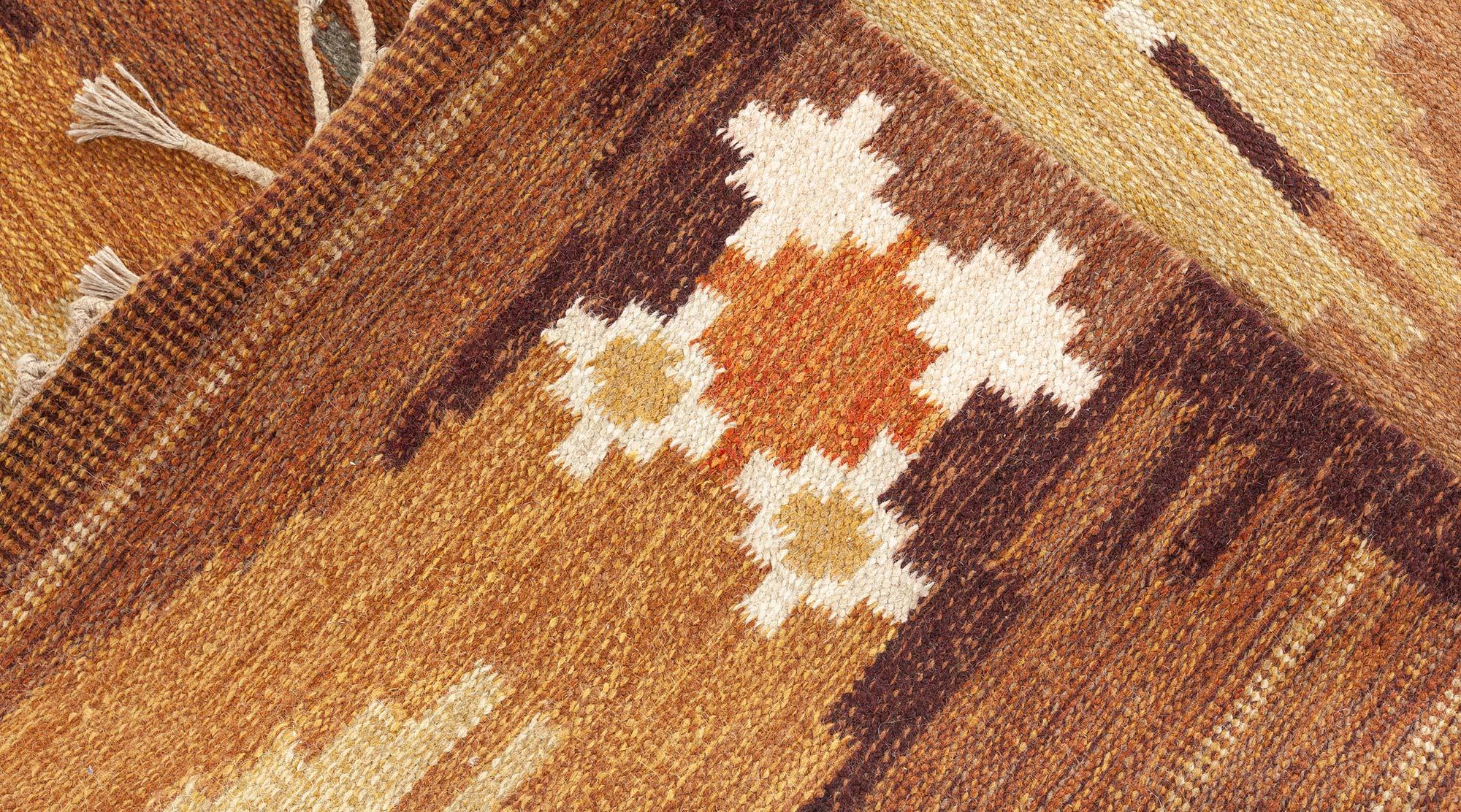 Vintage Swedish rug by Ingegerd Silow
Size: 4'7