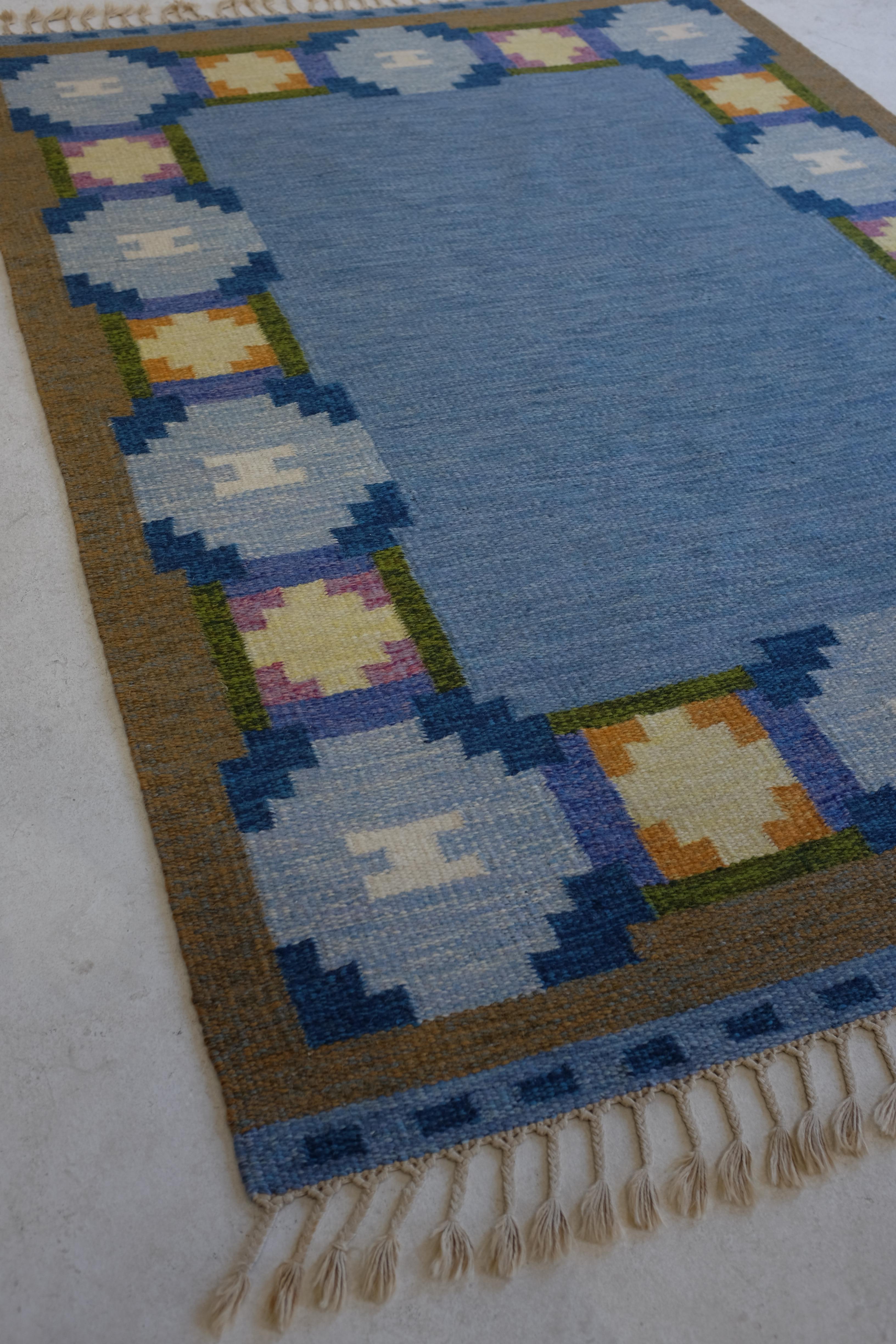 Vintage Swedish rug by Ingegerd Silow In Good Condition For Sale In New York, NY