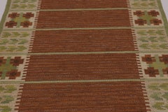 Tejido Plano Sueco Vintage Rya, Marrón con Bordes Geométricos Verdes - Rug & Kilim