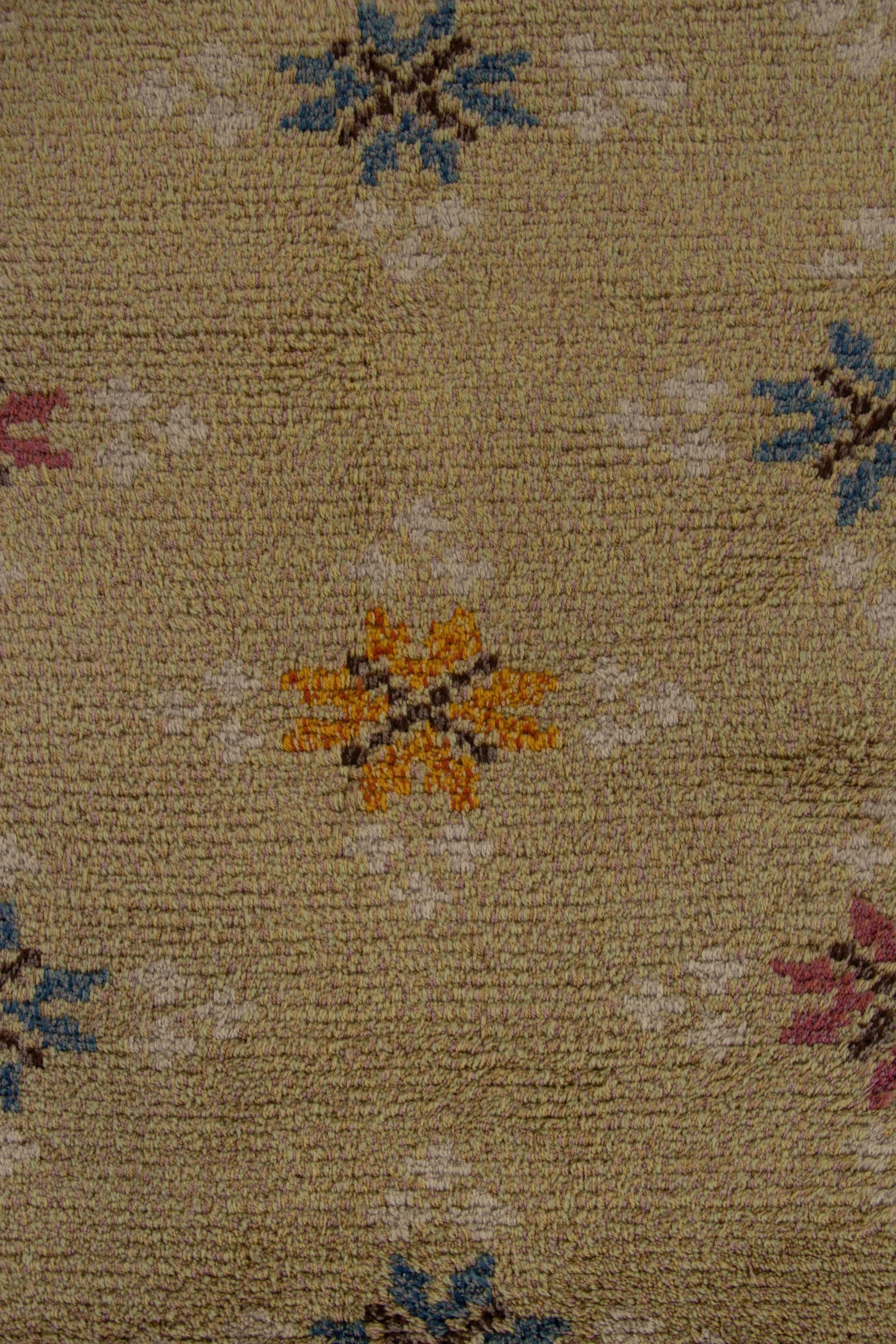Schwedischer Vintage Rya Teppich, Beige mit skandinavischen Blumenmuster - Rug & Kilim (Mitte des 20. Jahrhunderts) im Angebot