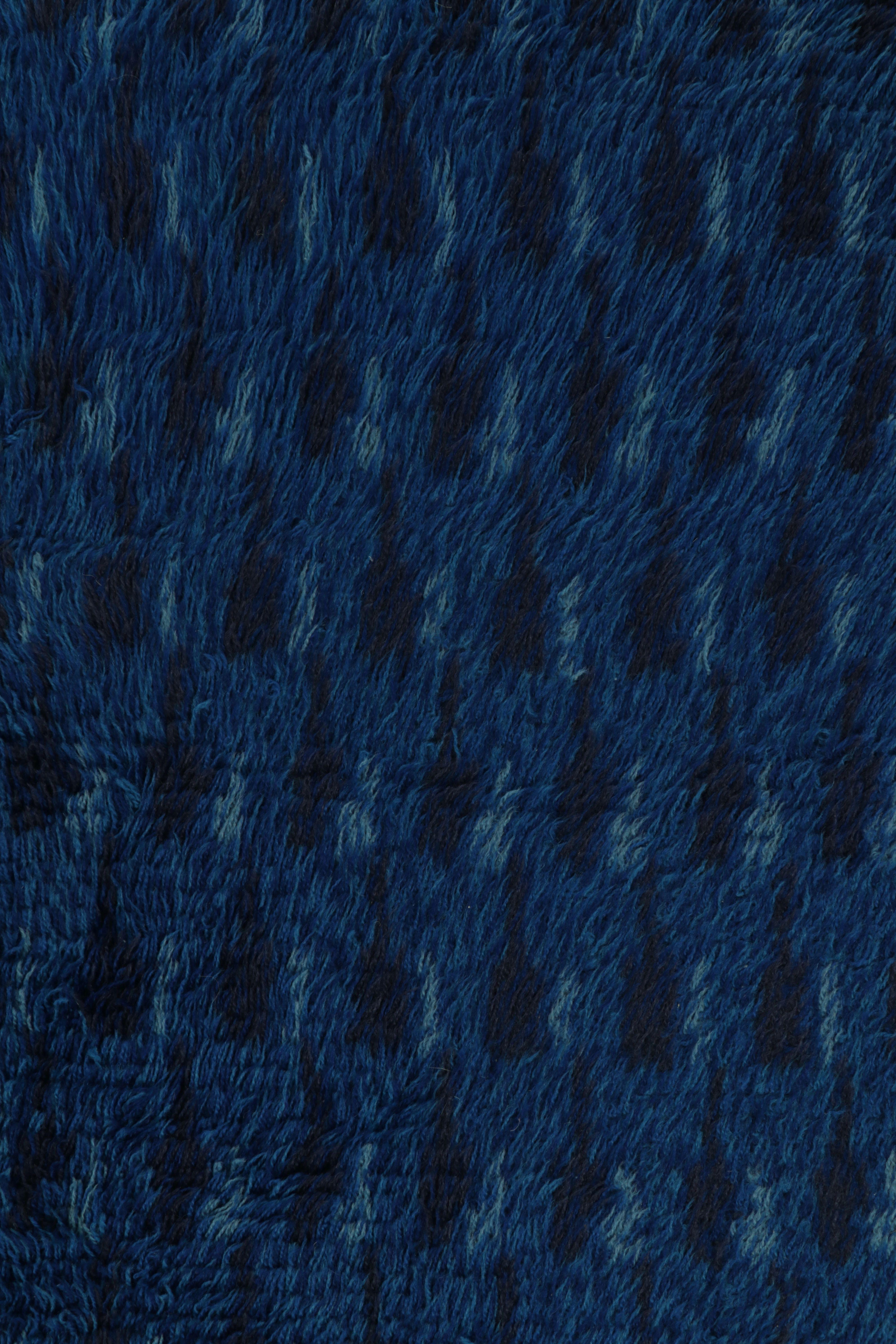  Noué à la main dans une laine luxuriante à poils longs en Suède vers 1960-1970, ce tapis suédois vintage Rya 3x5 est un nouvel ajout audacieux à la collection de Rug & Kilim de tapis scandinaves emblématiques et de collection du milieu du siècle de