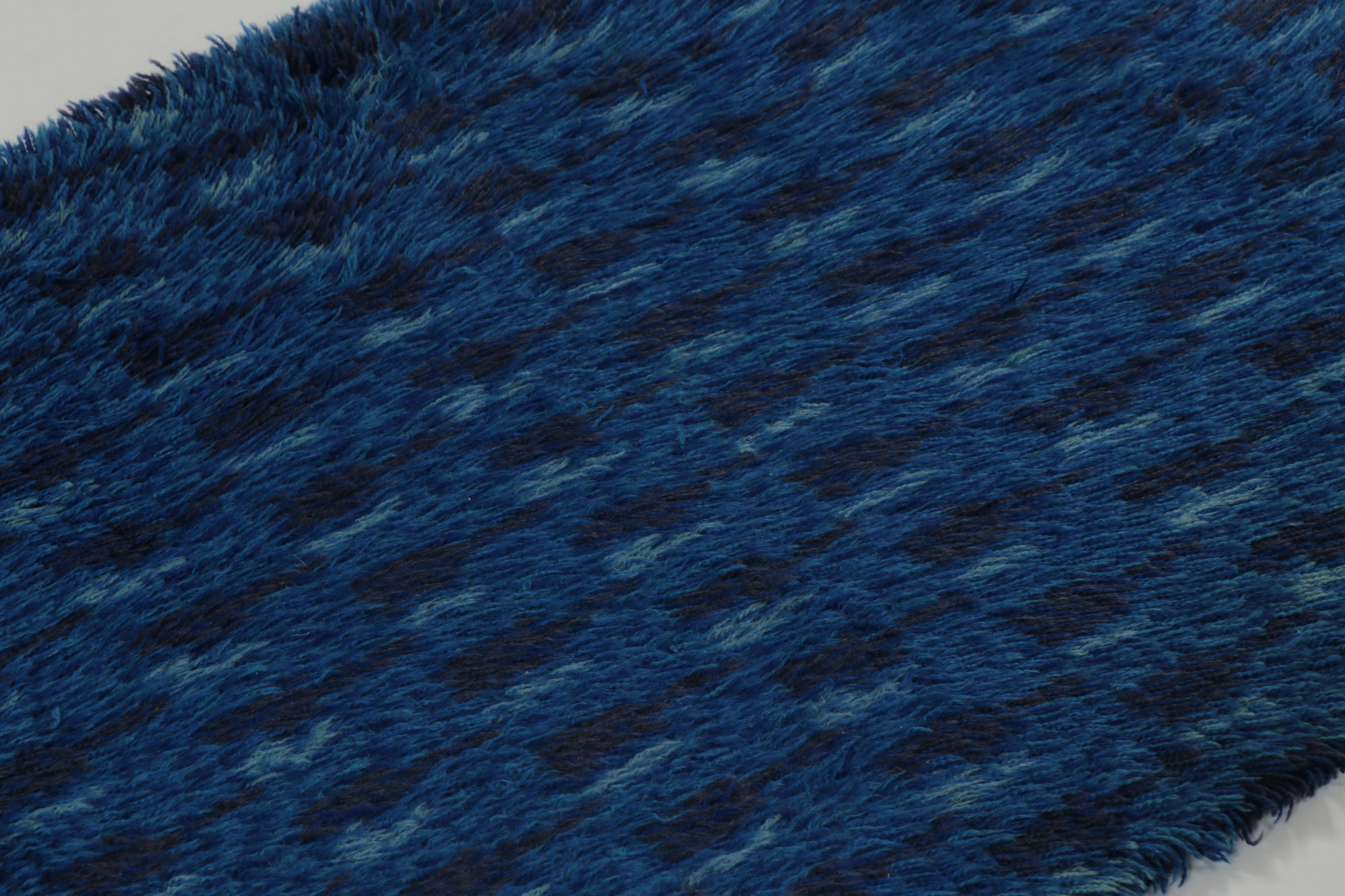 Milieu du XXe siècle Tapis suédois vintage Rya, motifs scandinaves bleus et noirs - Rug & Kilim en vente