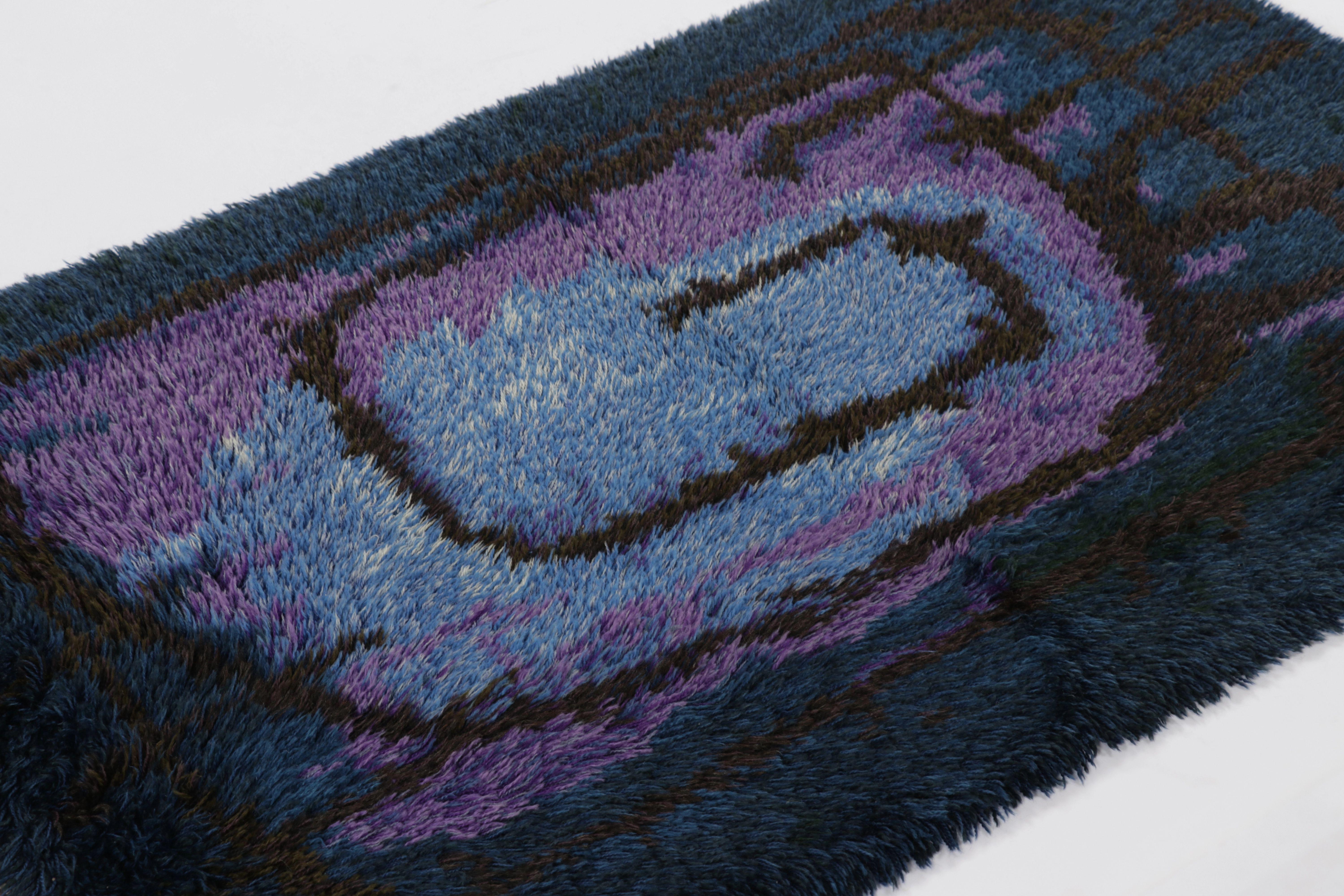 Schwedischer Vintage-Rya-Teppich, blau mit skandinavischen abstrakten Mustern - Rug & Kilim im Zustand „Gut“ im Angebot in Long Island City, NY