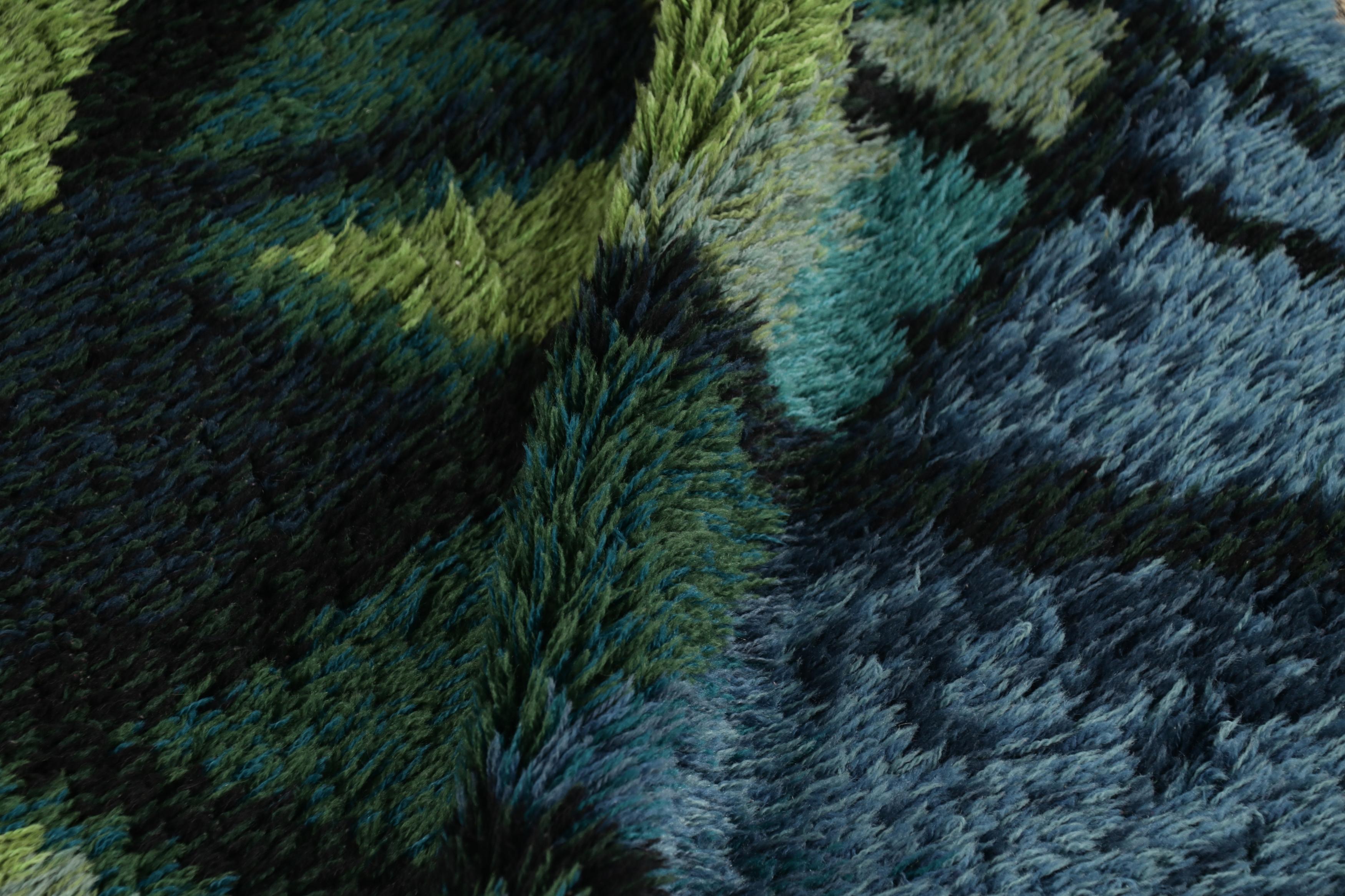 Milieu du XXe siècle Vintage Swedish Rya Rug, Blue with Scandinavian Geometric Patterns - Rug & Kilim en vente