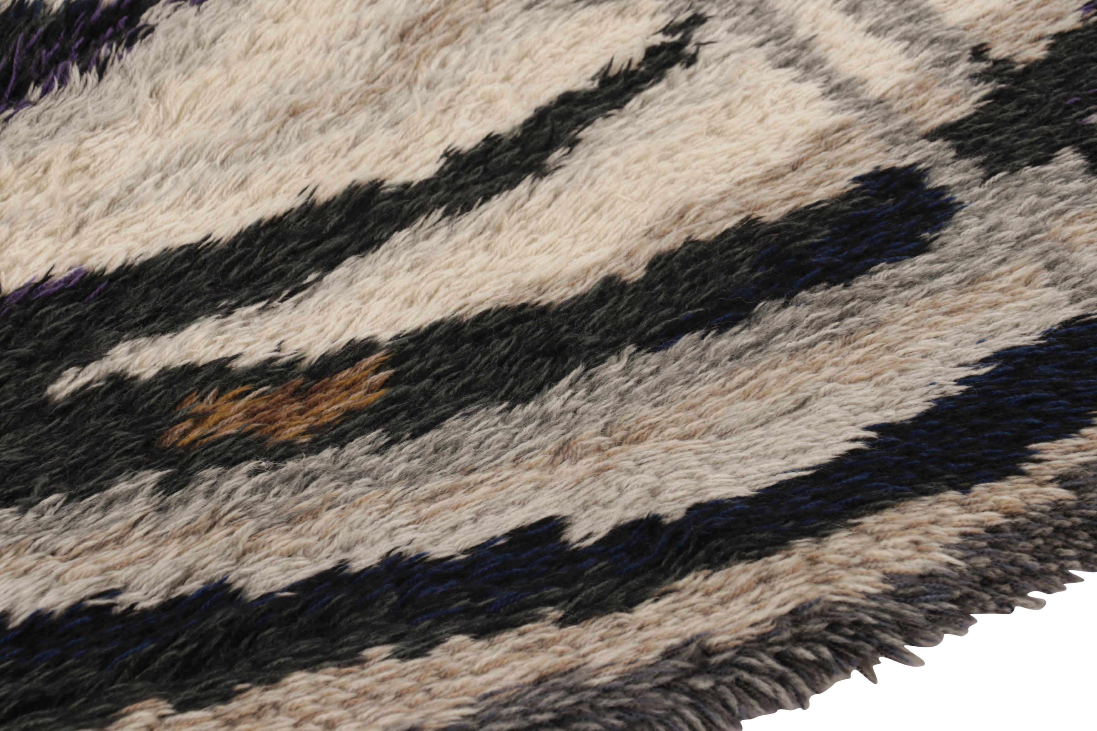 Alfombra sueca vintage Rya, atrevidos motivos geométricos grises escandinavos - Rug & Kilim en Bueno estado para la venta en Long Island City, NY