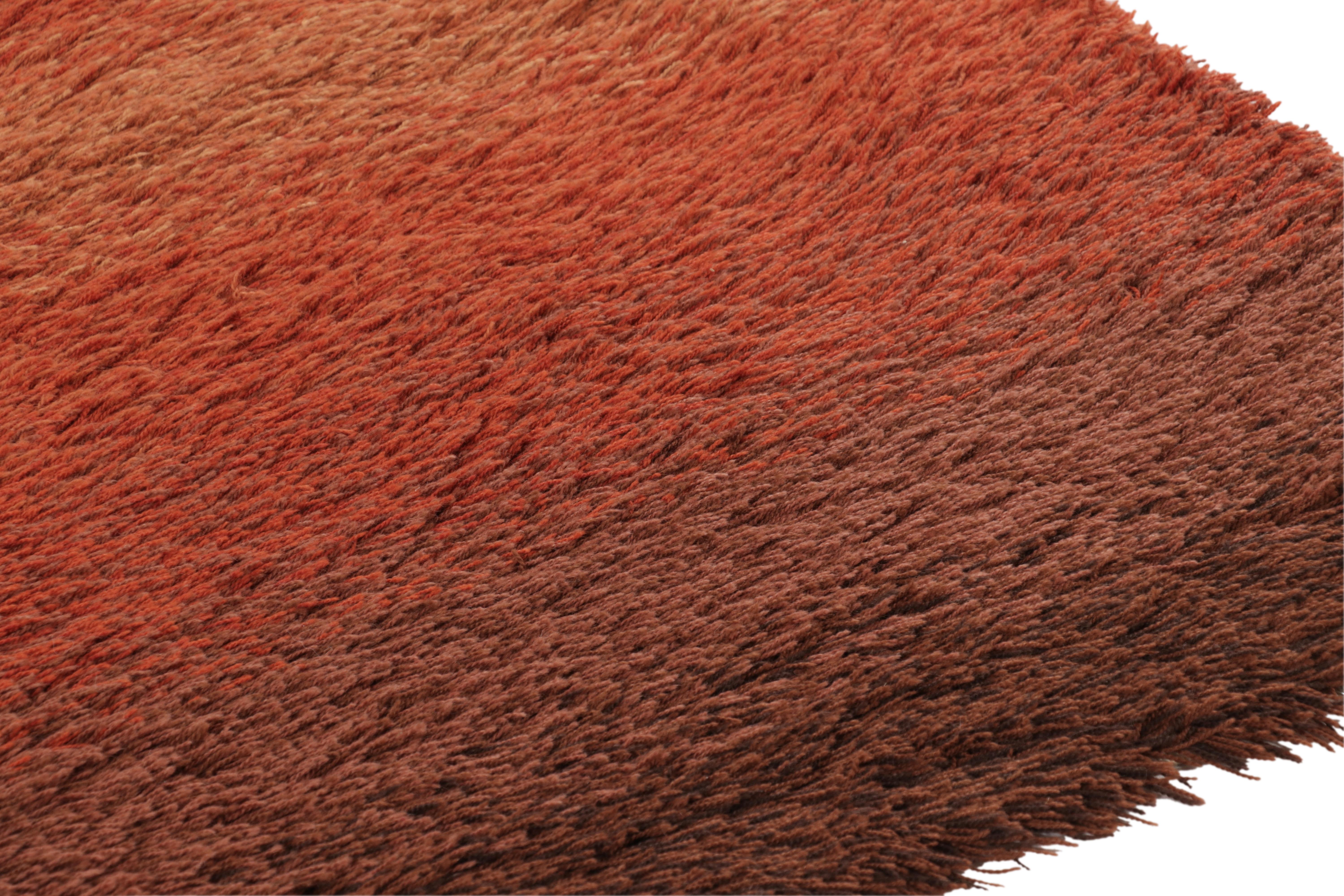 Scandinave moderne Vintage Swedish Rya Rug, Brown and Rust Solid Scandinavian - Rug & Kilim en vente