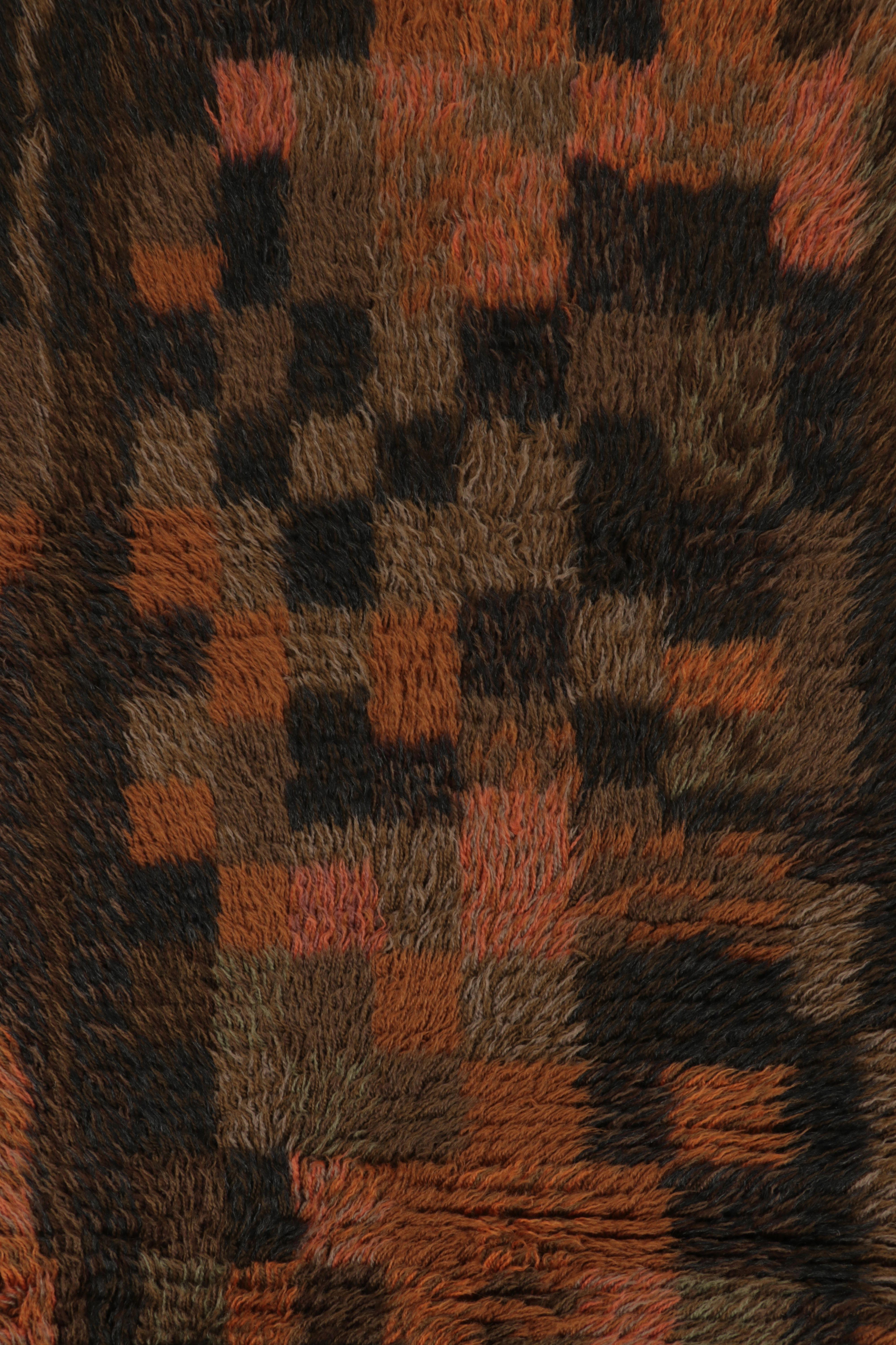 Noué à la main Tapis Rya suédois vintage, tons bruns avec damier abstrait - Rug & Kilim en vente