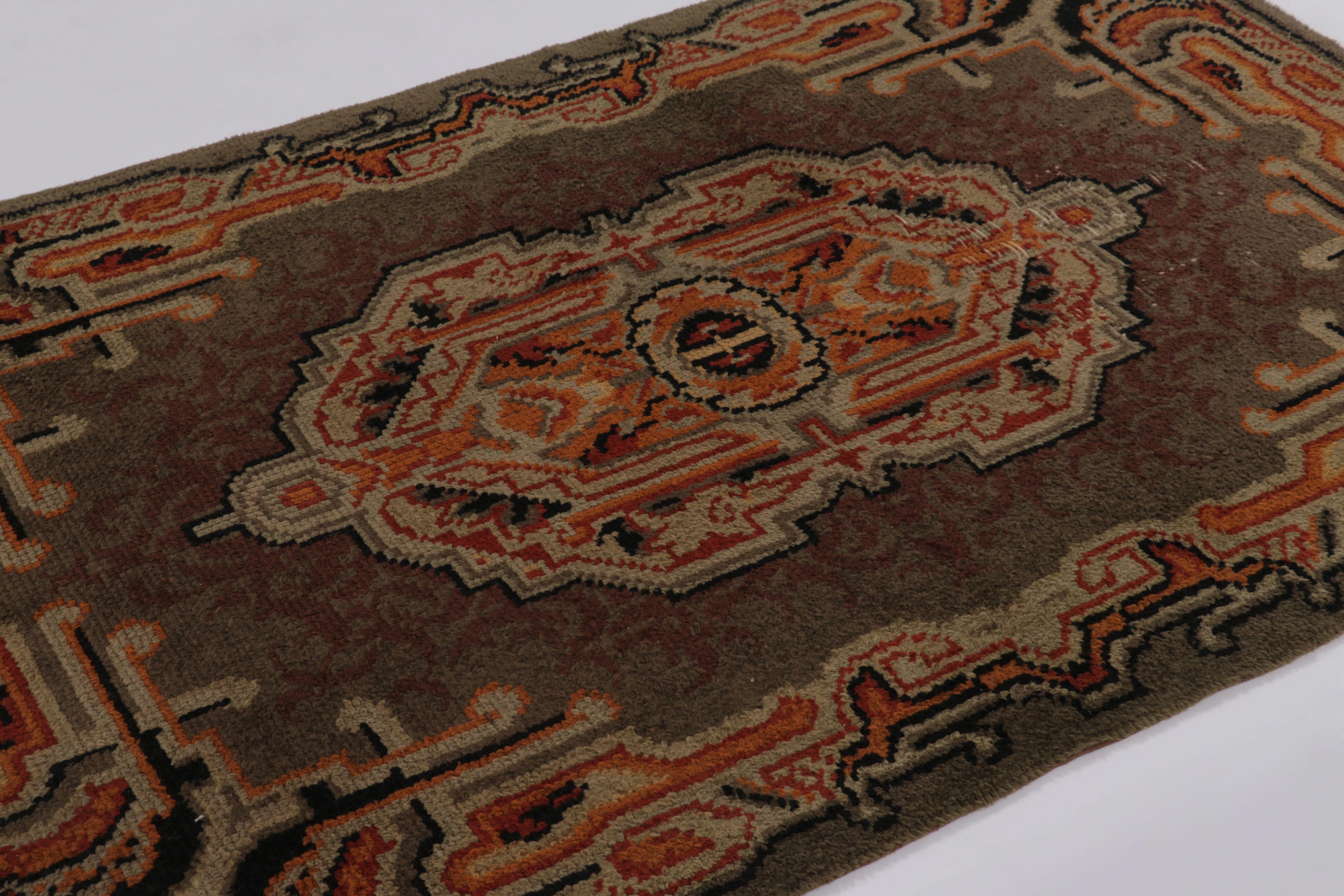 Schwedischer Vintage Rya Teppich, braun mit aufwendigem geometrischem Medaillon - Rug & Kilim (Handgeknüpft) im Angebot