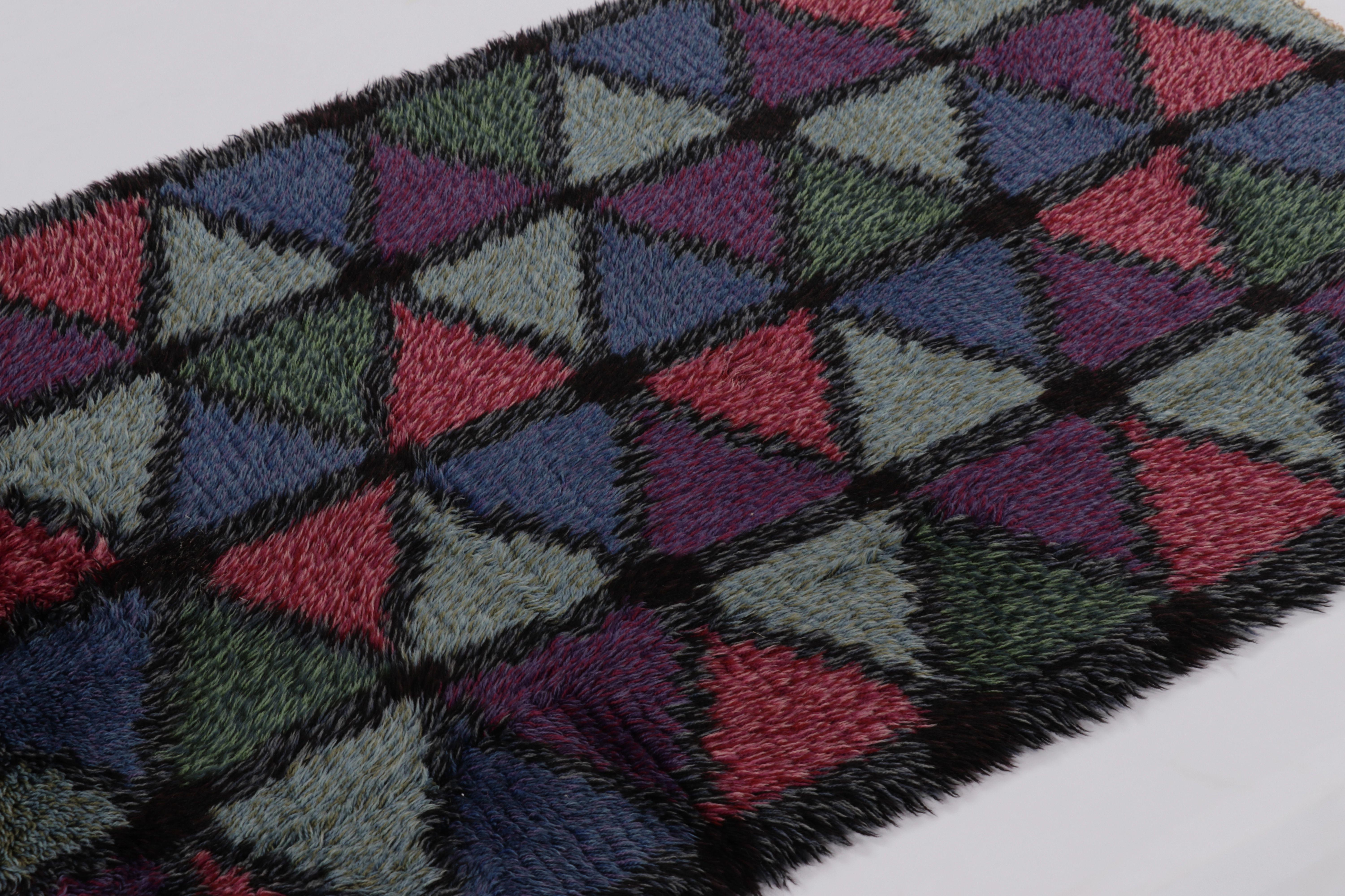 Vintage Swedish Rya Rug, Bunte skandinavische geometrische Muster - Rug & Kilim im Zustand „Gut“ im Angebot in Long Island City, NY