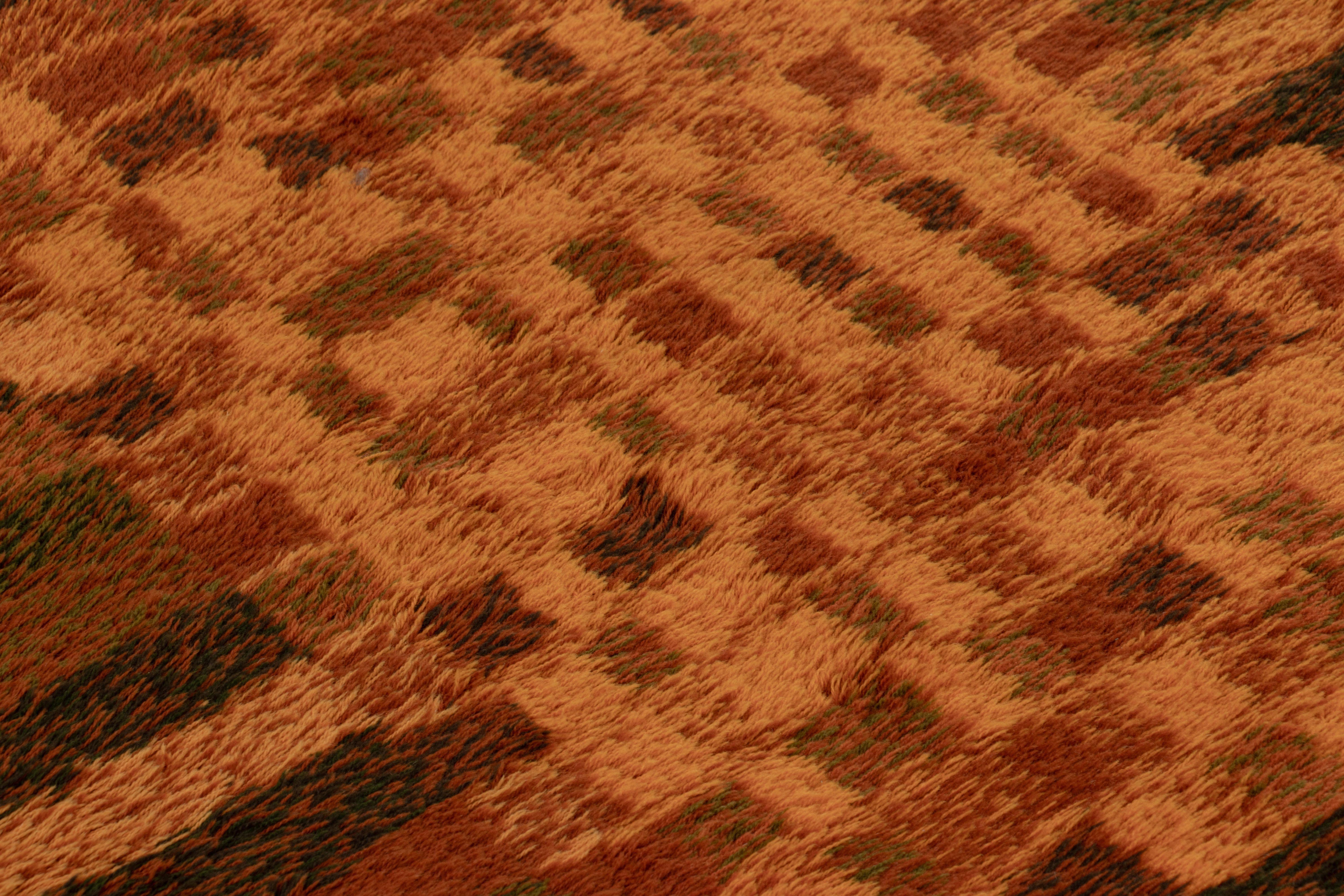 Noué à la main Tapis Rya suédois vintage, géométrie superposée dans les tons de terre - Rug & Kilim en vente