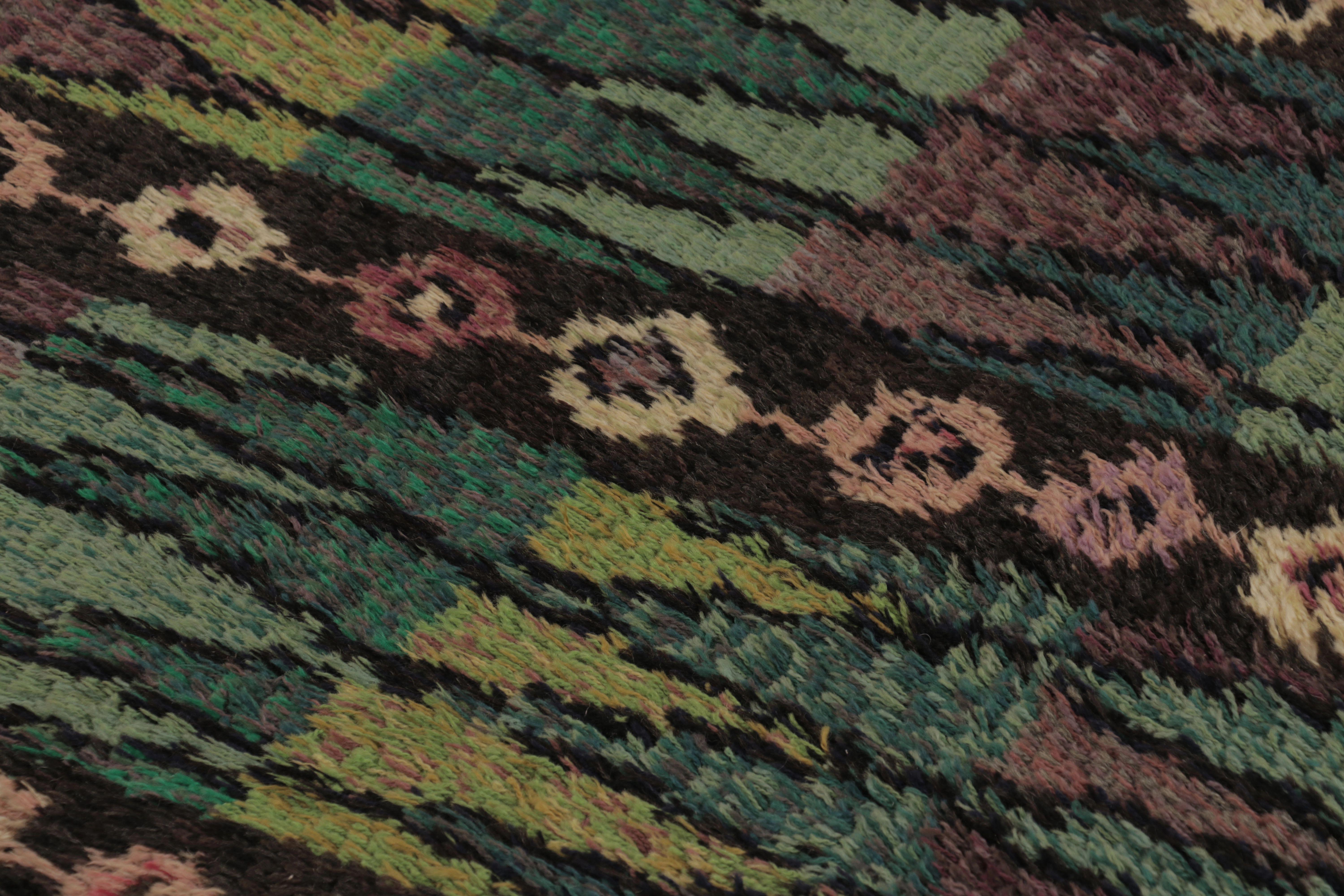  Noué à la main dans une laine luxuriante à poils longs en Suède vers 1960-1970, ce tapis suédois vintage Rya 3x5 est un nouvel ajout audacieux à la collection de Rug & Kilim de tapis scandinaves emblématiques et de collection du milieu du siècle de