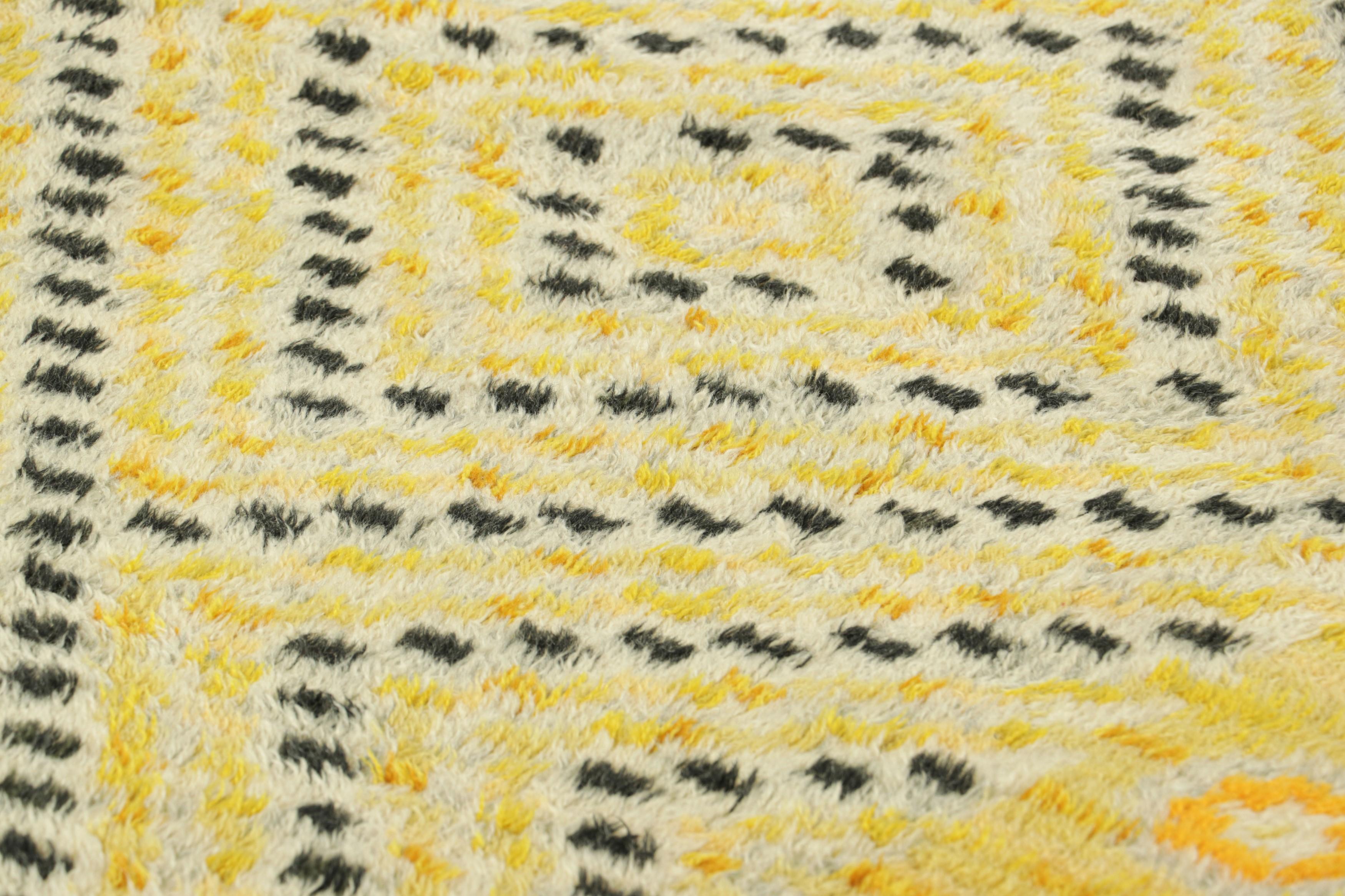Hand-knotted in lush, high-pile wool in Sweden circa 1960-1970, this 4x7 vintage Swedish Rya rug is a bold new addition to Rug & Kilim’s curation of rare and collectible mid-century rugs of this provenance.

On the Design: 

Connoisseurs will
