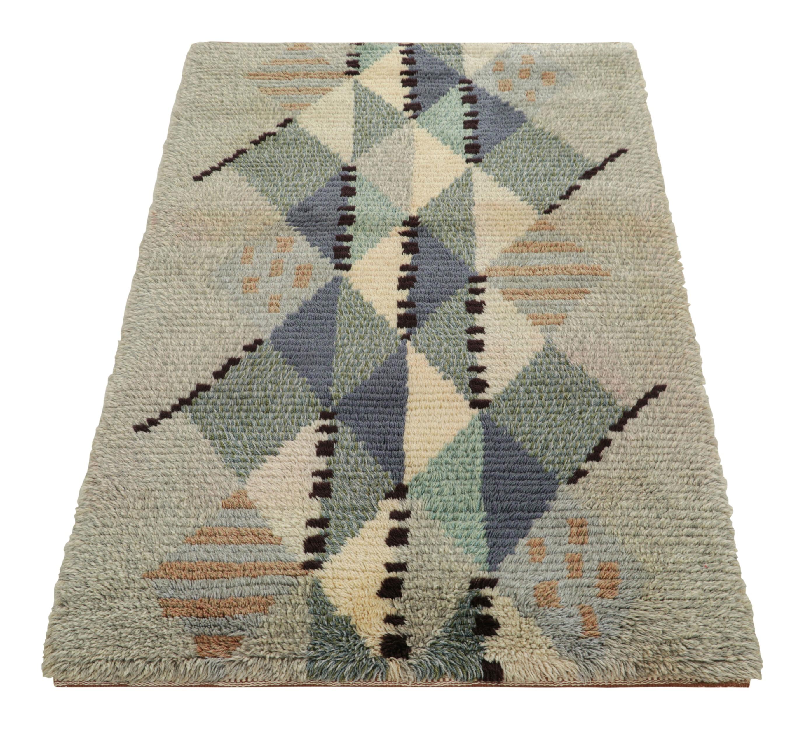 Mid-20th Century Vintage Swedish Rya Rug In Green-Beige with Geometric Pattern  Rug & Kilim For Sale