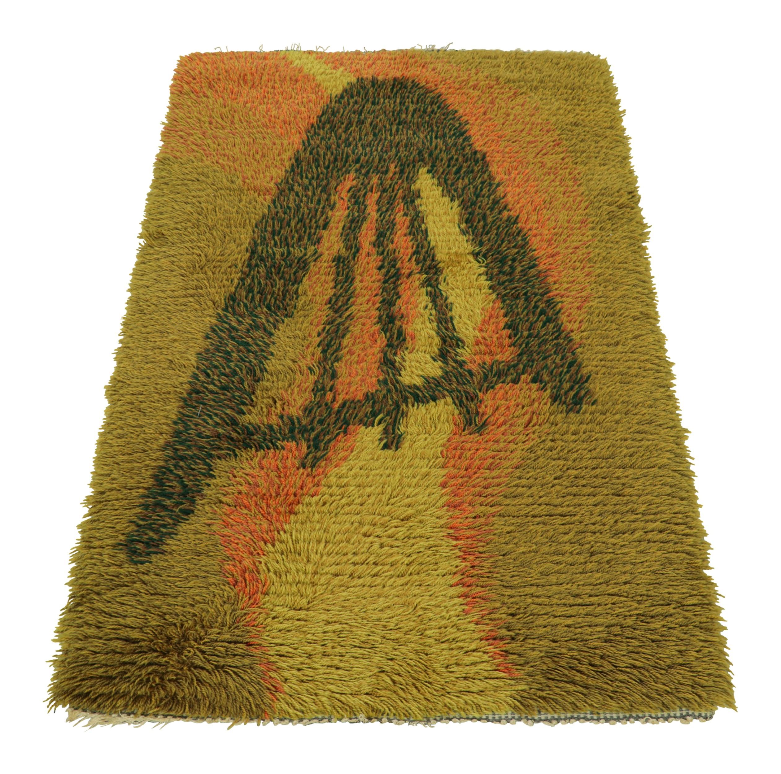 Tapis Rya suédois vintage vert avec motif géométrique  Rug & Kilim Bon état - En vente à Long Island City, NY