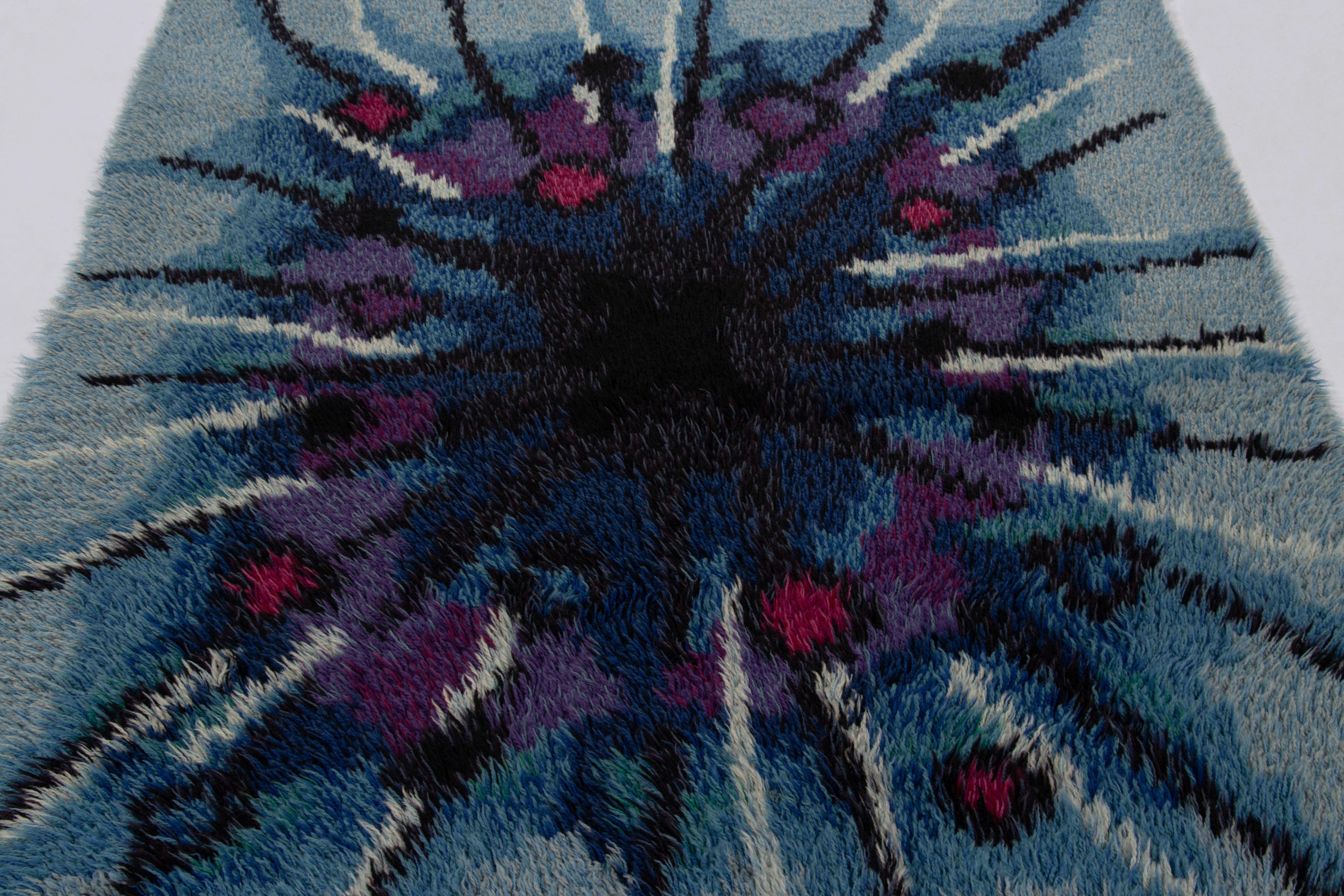 Scandinave moderne Tapis suédois vintage Rya, Mid-Century Modern Burst Pattern in Blue - Rug & Kilim en vente