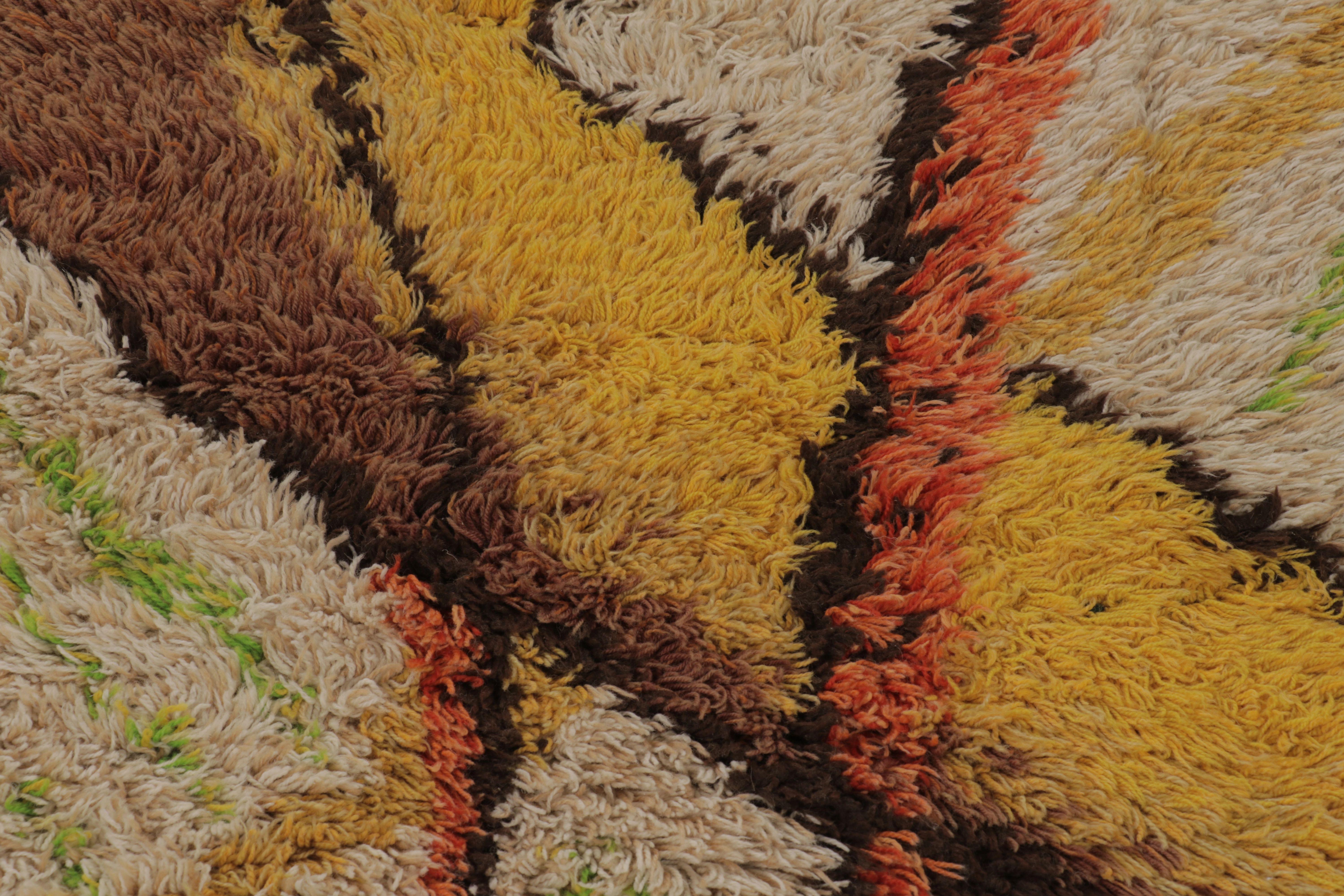 Hand-Knotted Vintage Swedish Rya Rug, Natural Beige with Organic Abstract - Rug & Kilim For Sale