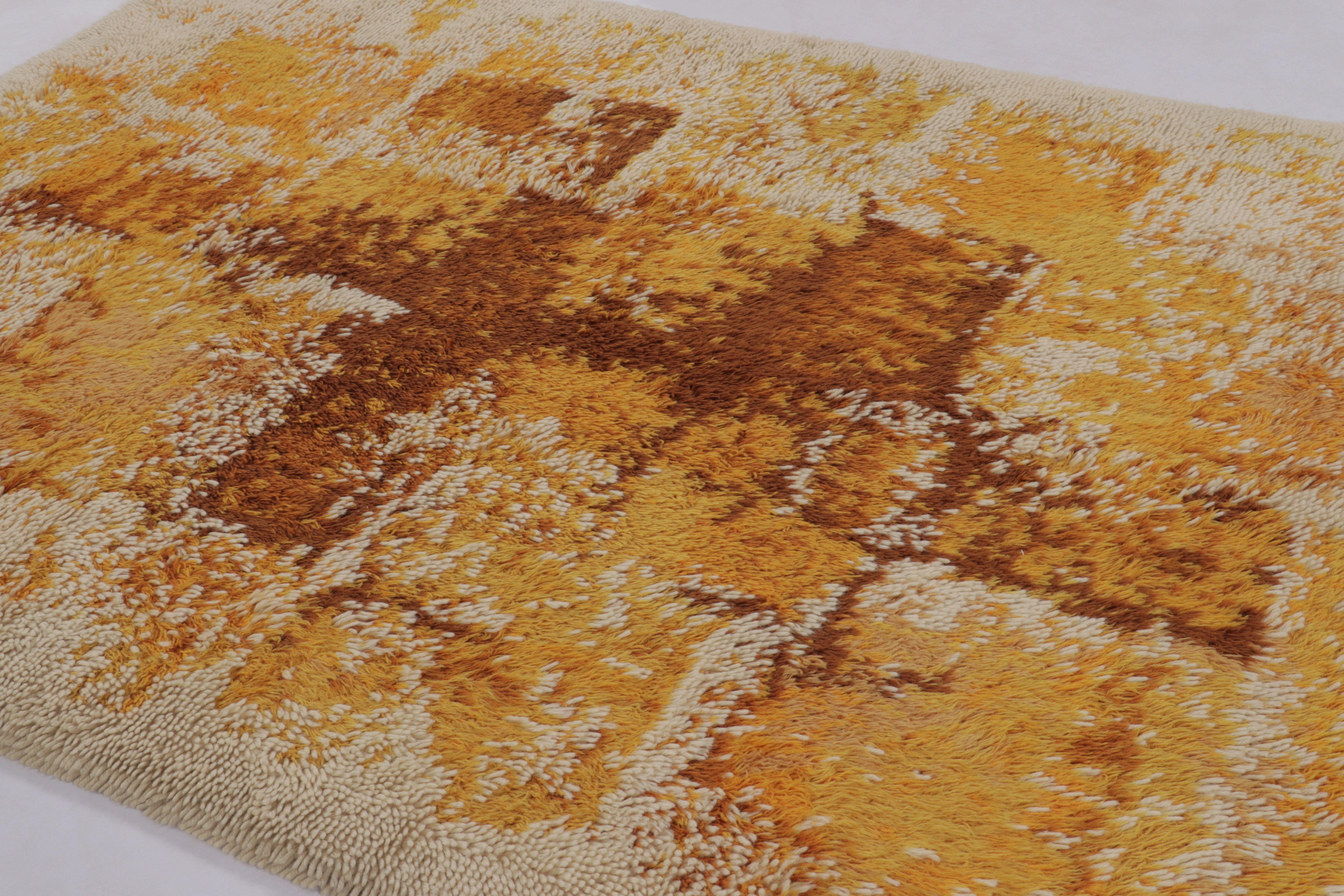 Tapis Rya suédois vintage, beige naturel avec motifs abstraits ensoleillés - Rug & Kilim Bon état - En vente à Long Island City, NY