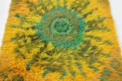 Schwedischer Vintage Rya-Teppich, leuchtend grünes und orangefarbenes geometrisches Muster - Rug & Kilim