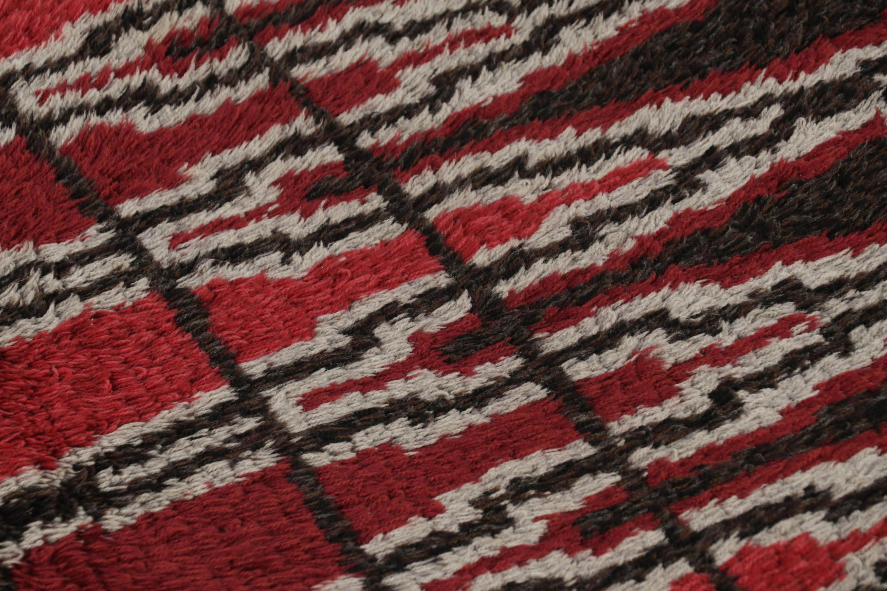 Mid-20th Century Vintage Swedish Rya Rug, Red & Black Scandinavian Geometric Shapes - Rug & Kilim For Sale