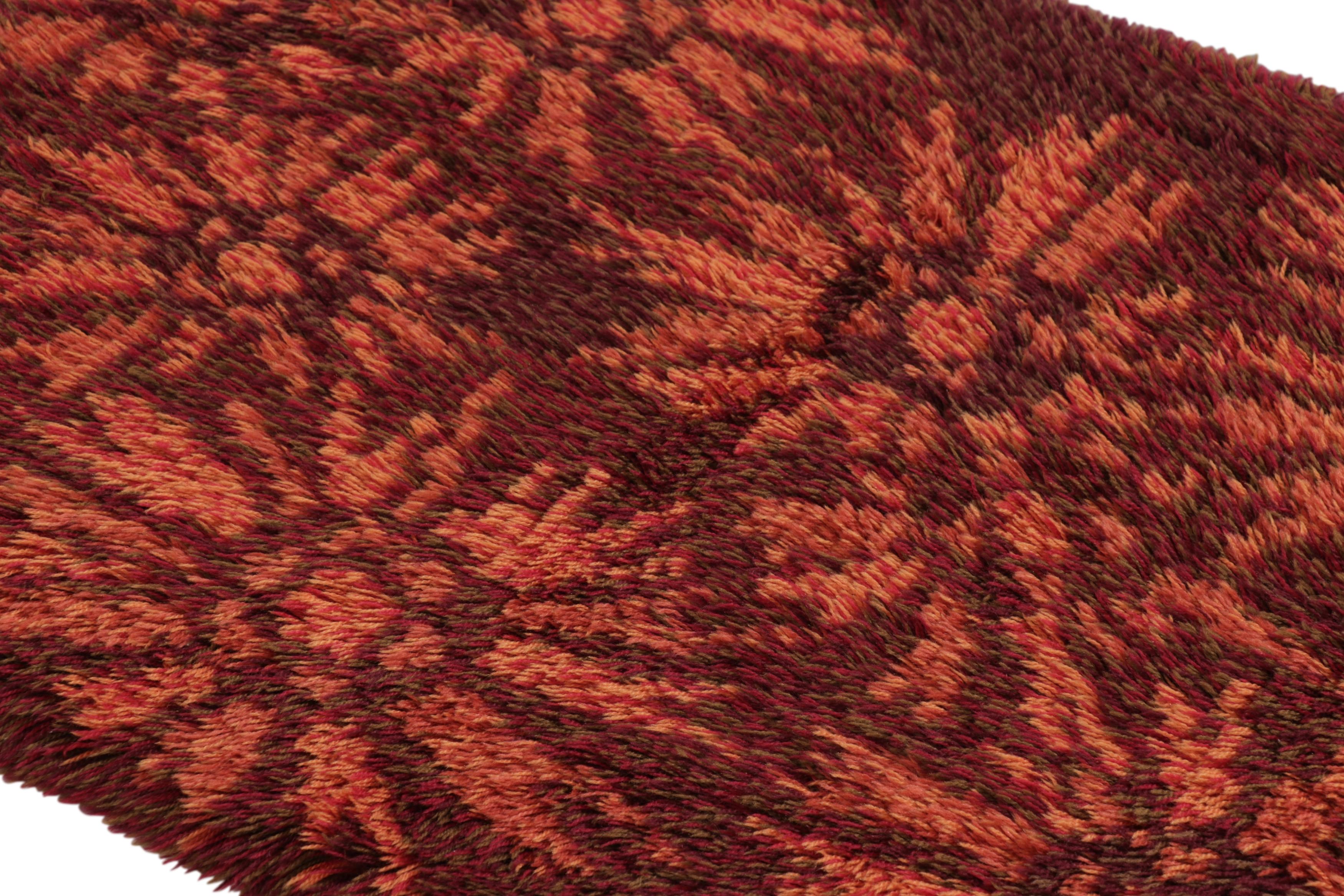 Hand-knotted in lush, high-pile wool in Sweden circa 1960-1970, this 3x5 vintage Swedish Rya rug is a bold new addition to Rug & Kilim’s curation of iconic, collectible mid-century Scandinavian rugs of this provenance. 

On the Design: