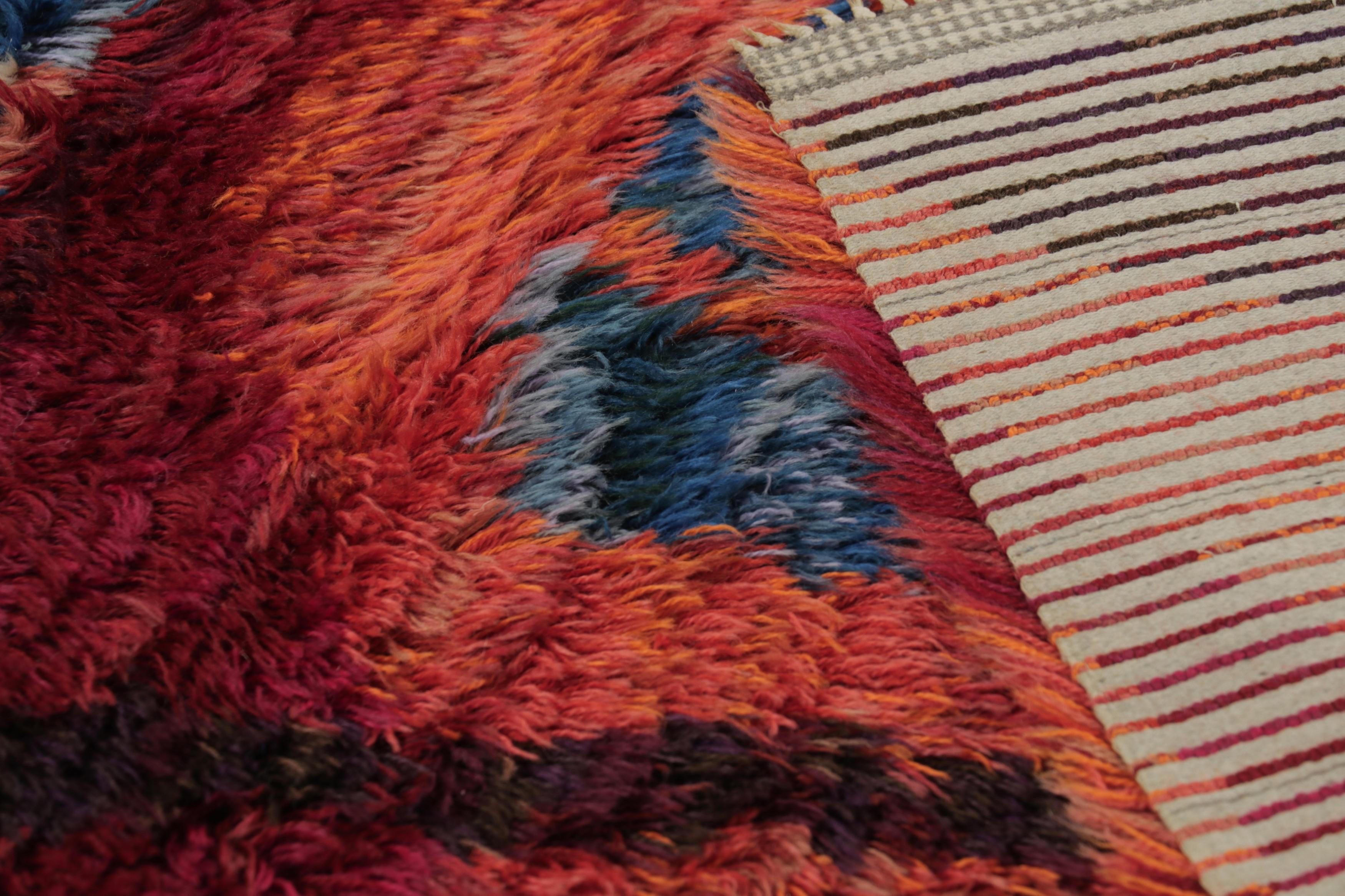 Lana Tappeto vintage svedese Rya, ricco di caldi motivi geometrici scandinavi - Rug & Kilim in vendita