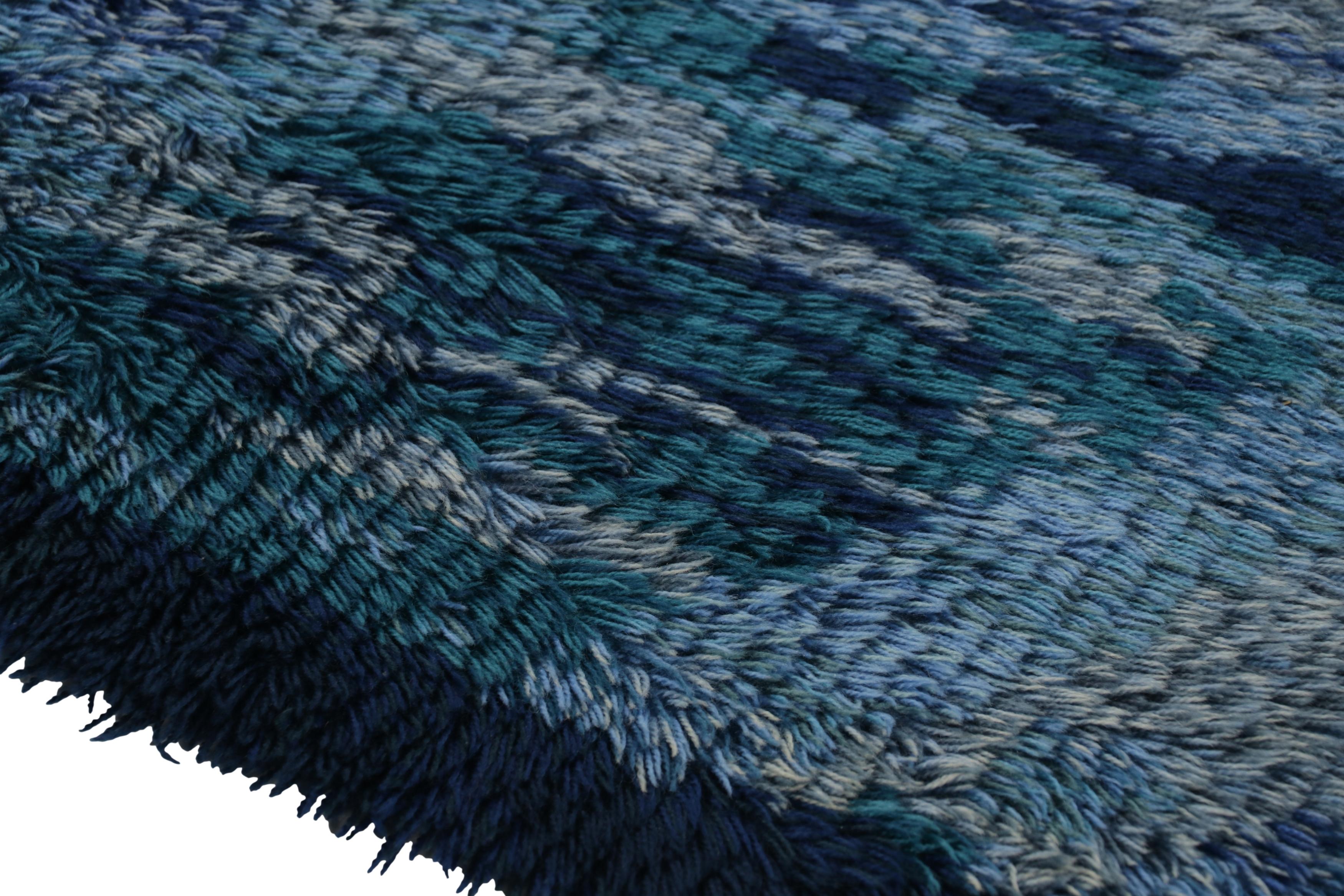 Noué à la main Tapis suédois vintage Rya, abstrait scandinave dans des tons bleus profonds - Rug & Kilim en vente