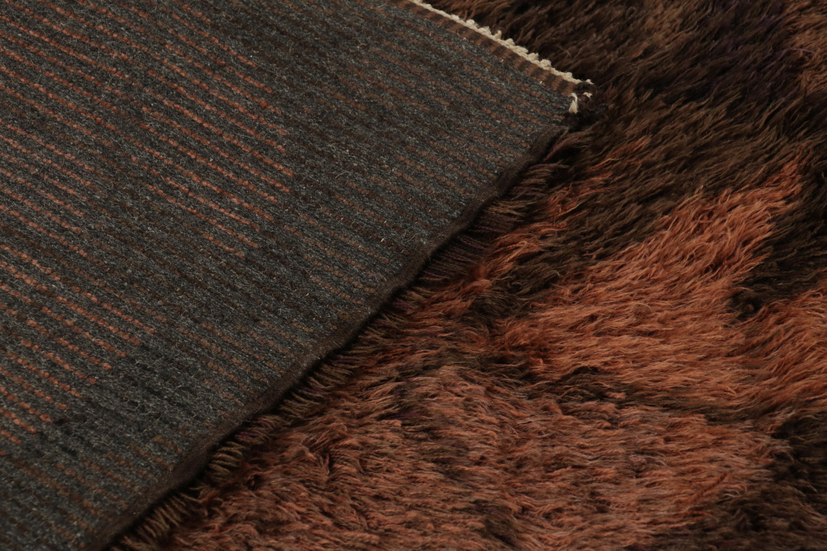 Lana Tappeto vintage svedese Rya, motivo astratto scandinavo in marrone - Rug & Kilim in vendita