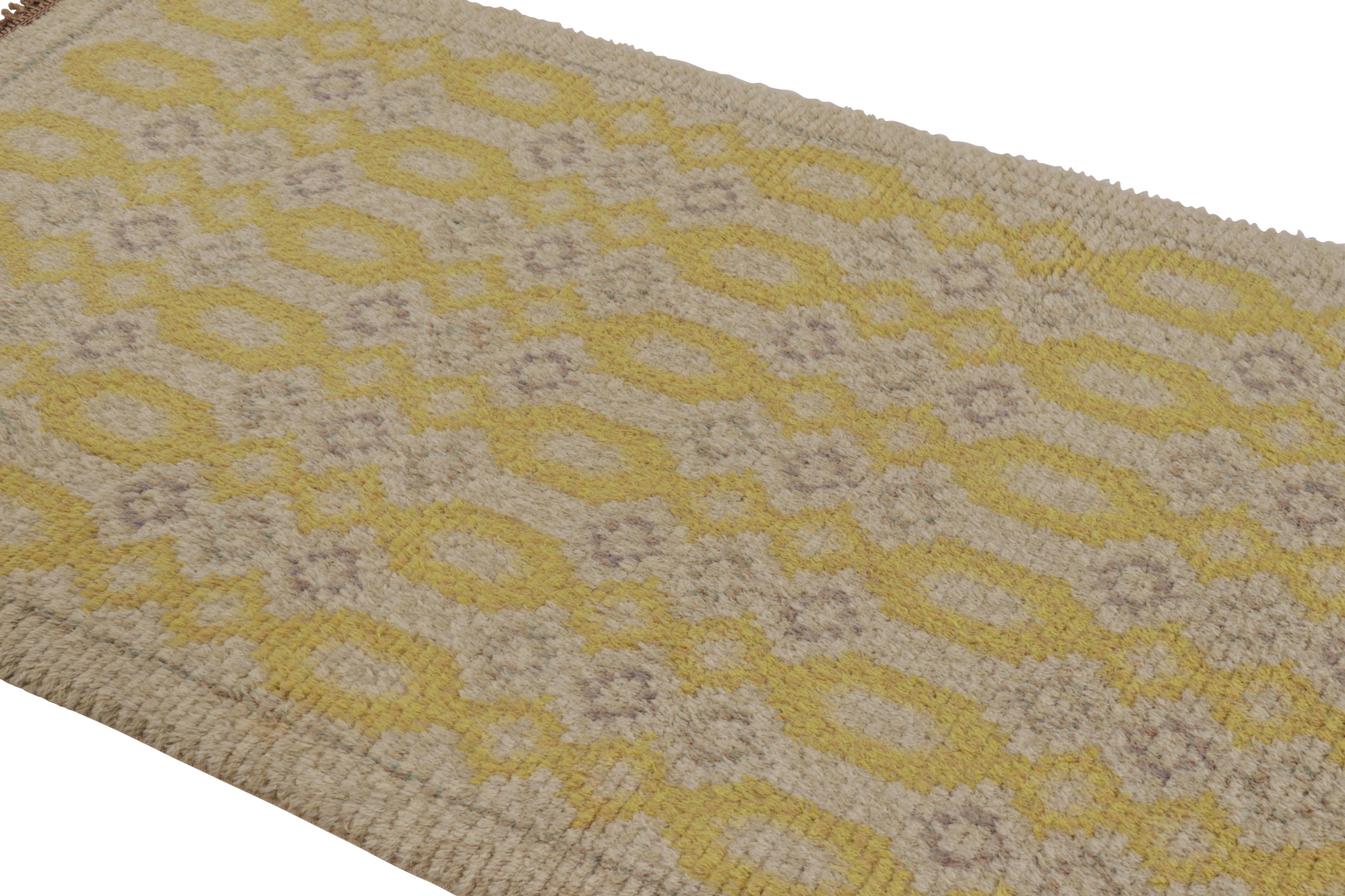 Svedese Tappeto vintage svedese Rya, motivi geometrici scandinavi in oro - Rug & Kilim in vendita